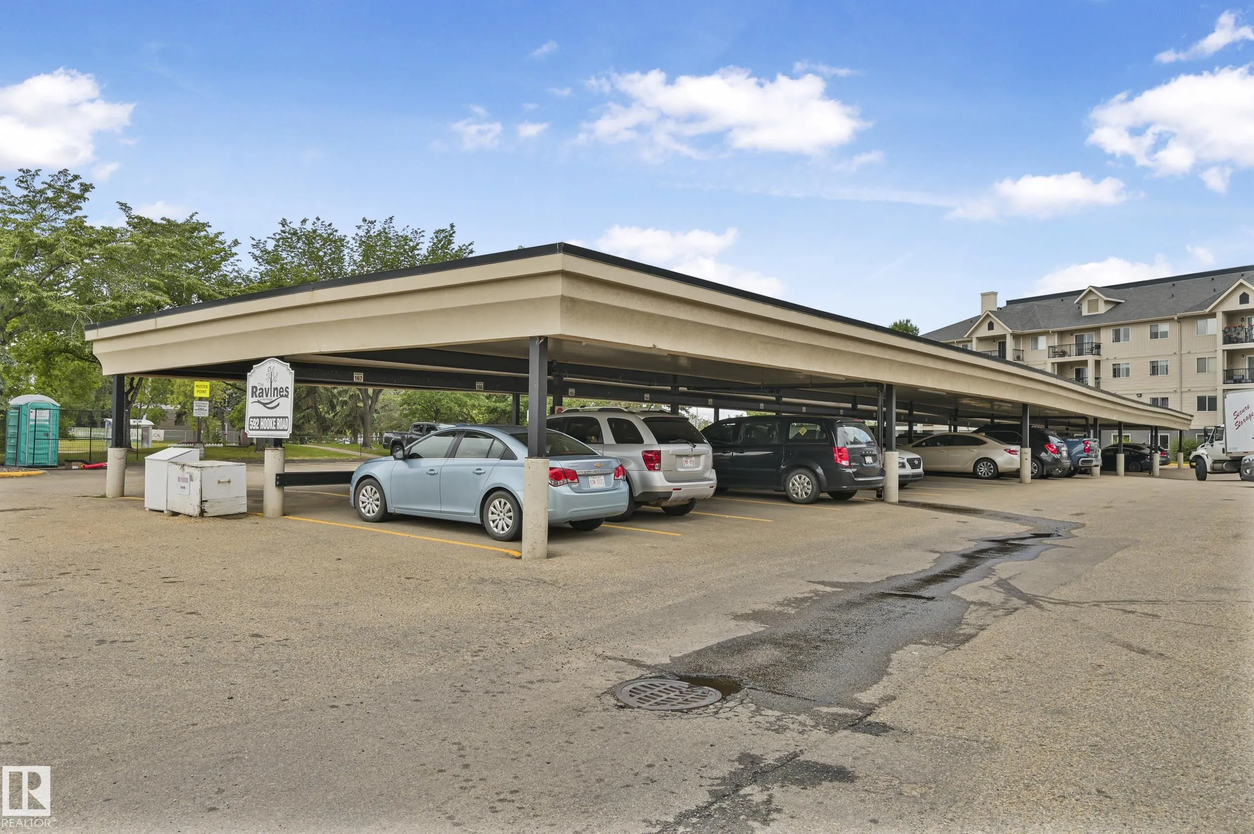 592 HOOKE Road