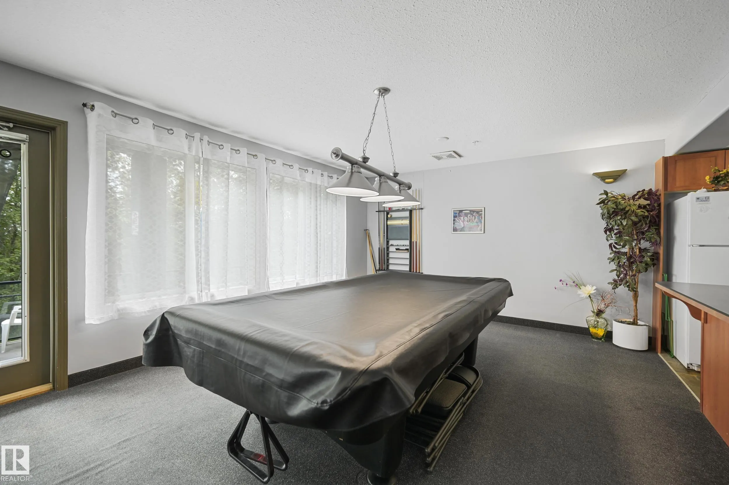 592 HOOKE Road