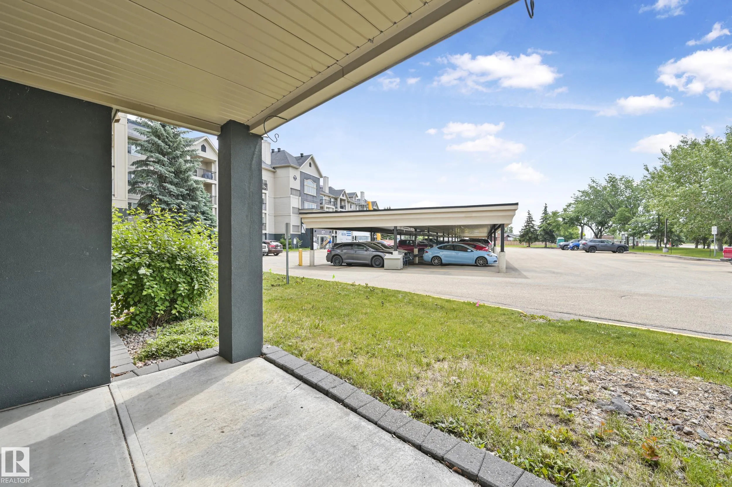 592 HOOKE Road