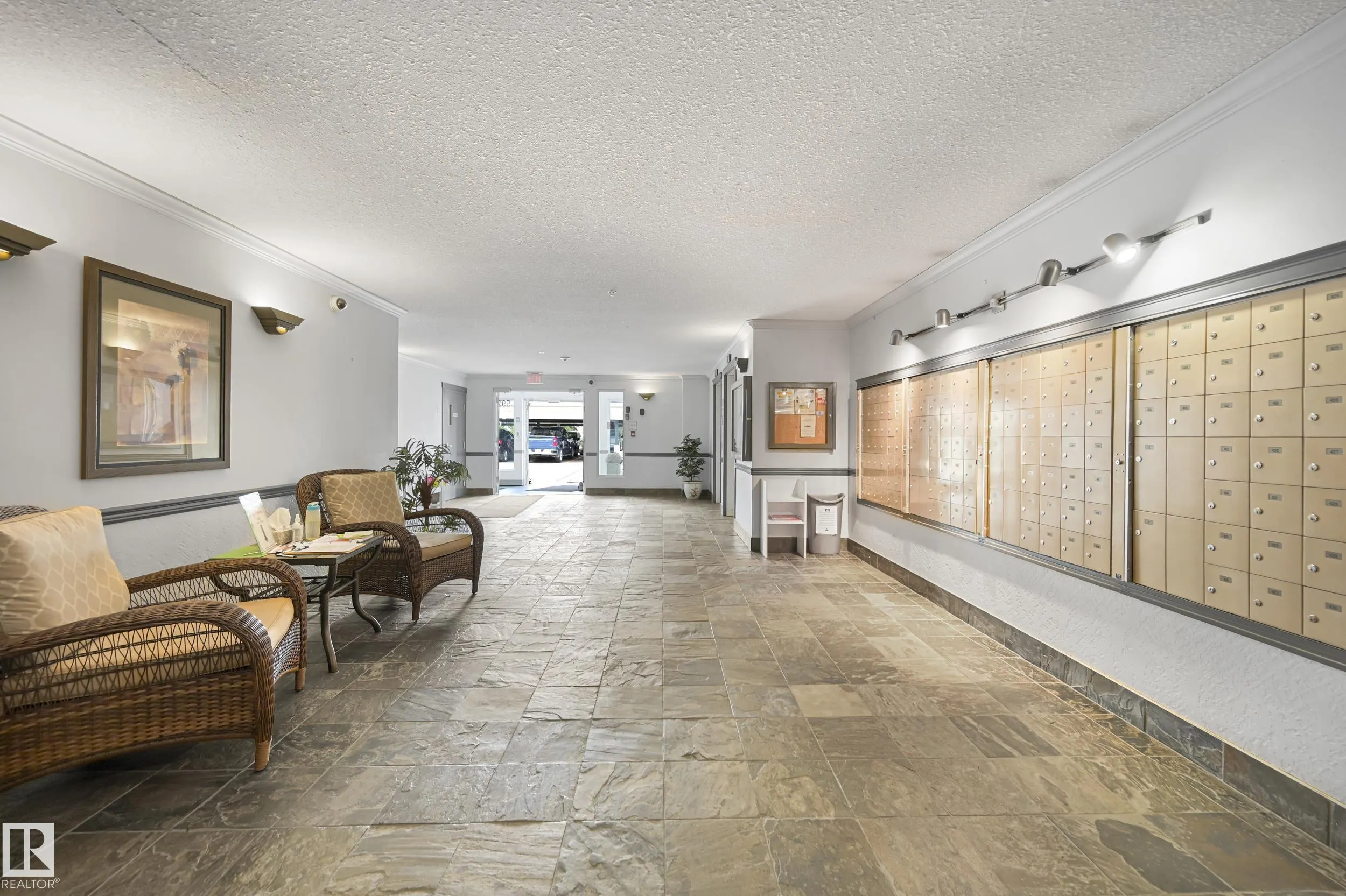 592 HOOKE Road