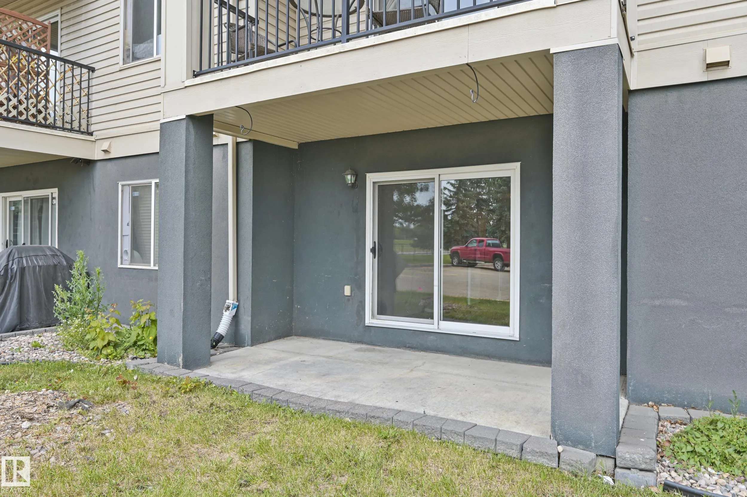 592 HOOKE Road