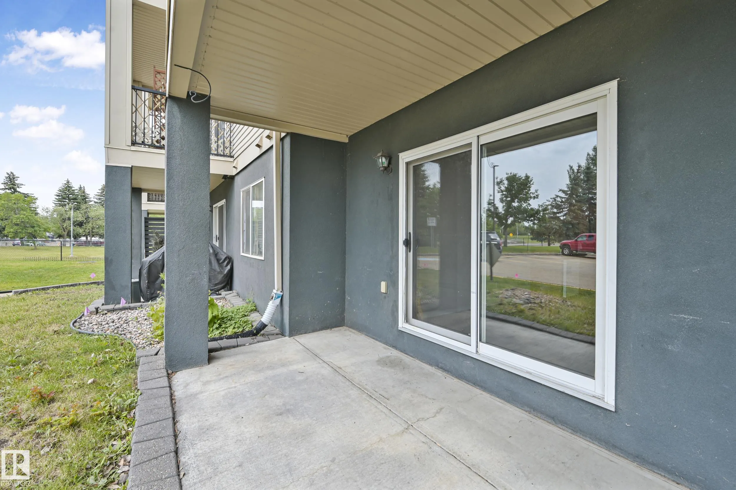 592 HOOKE Road