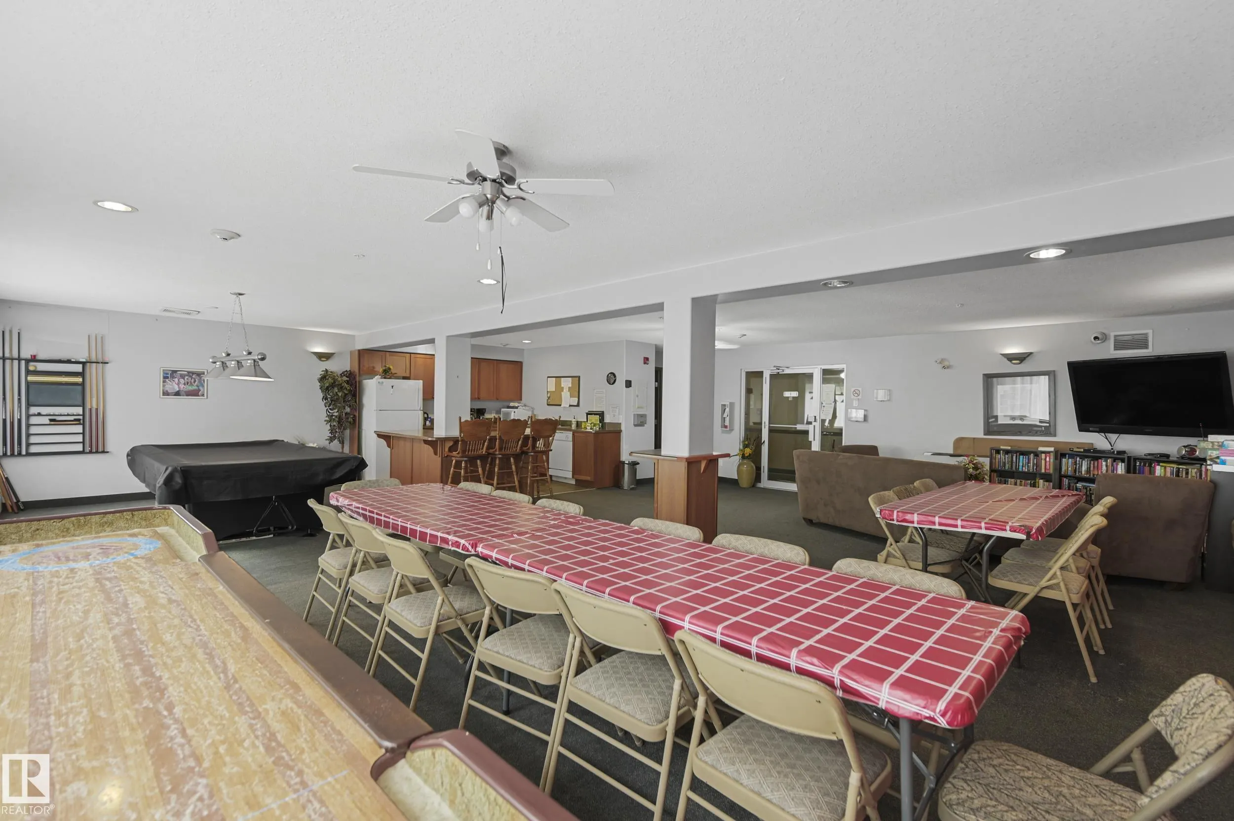 592 HOOKE Road
