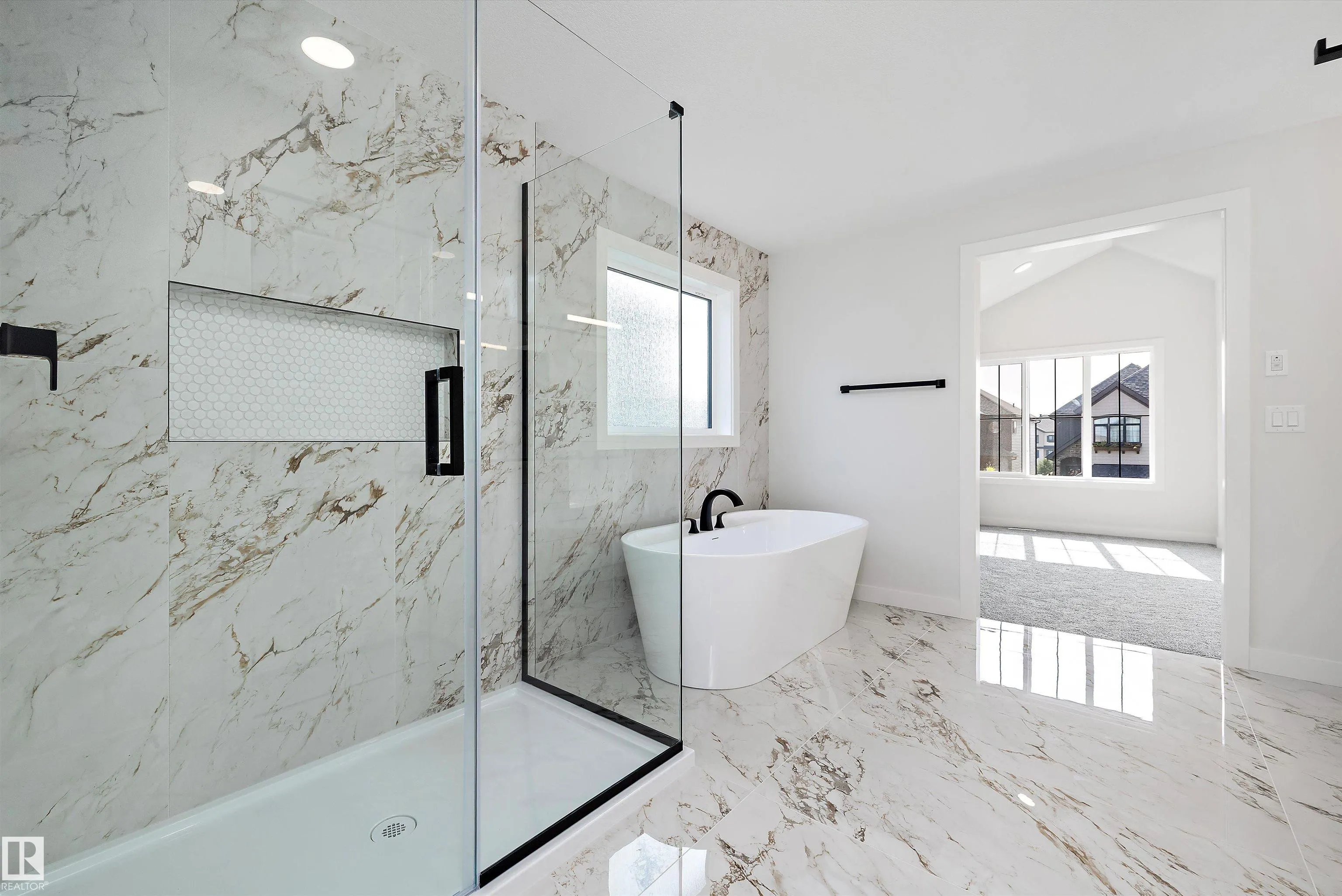 22 CANNES Cove