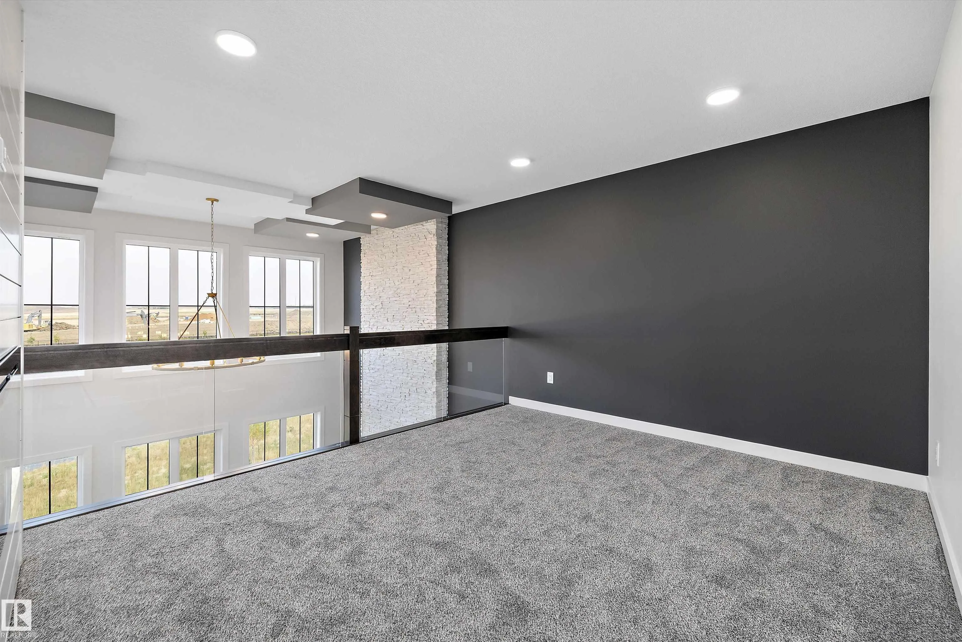 22 CANNES Cove