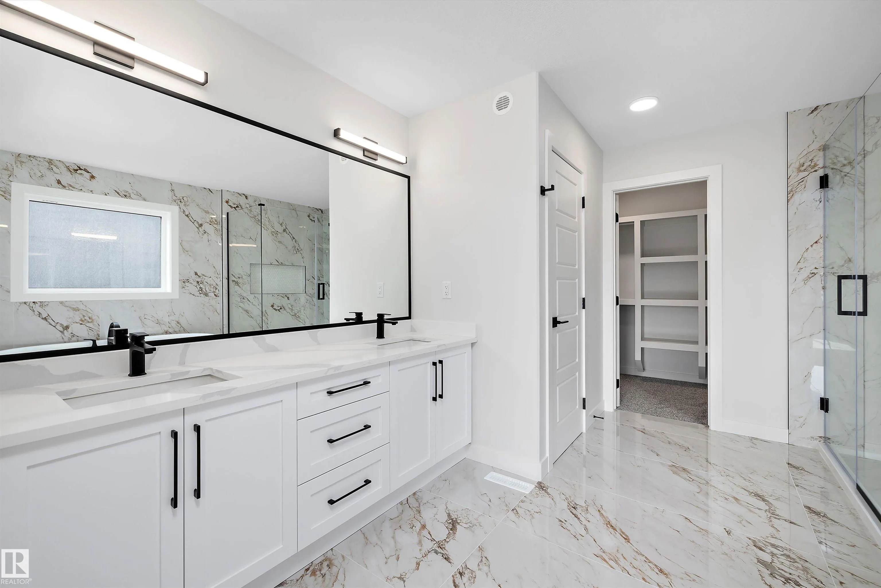 22 CANNES Cove