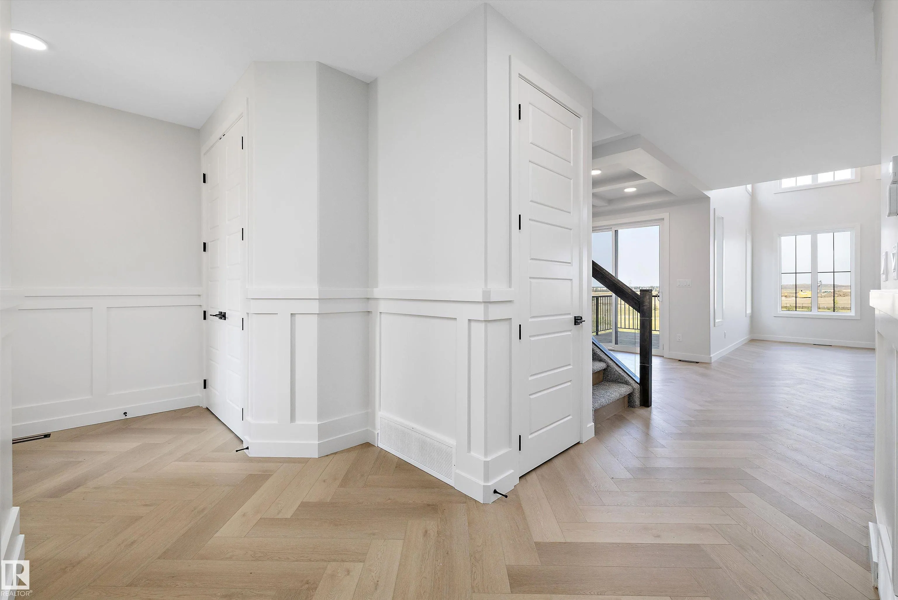 22 CANNES Cove