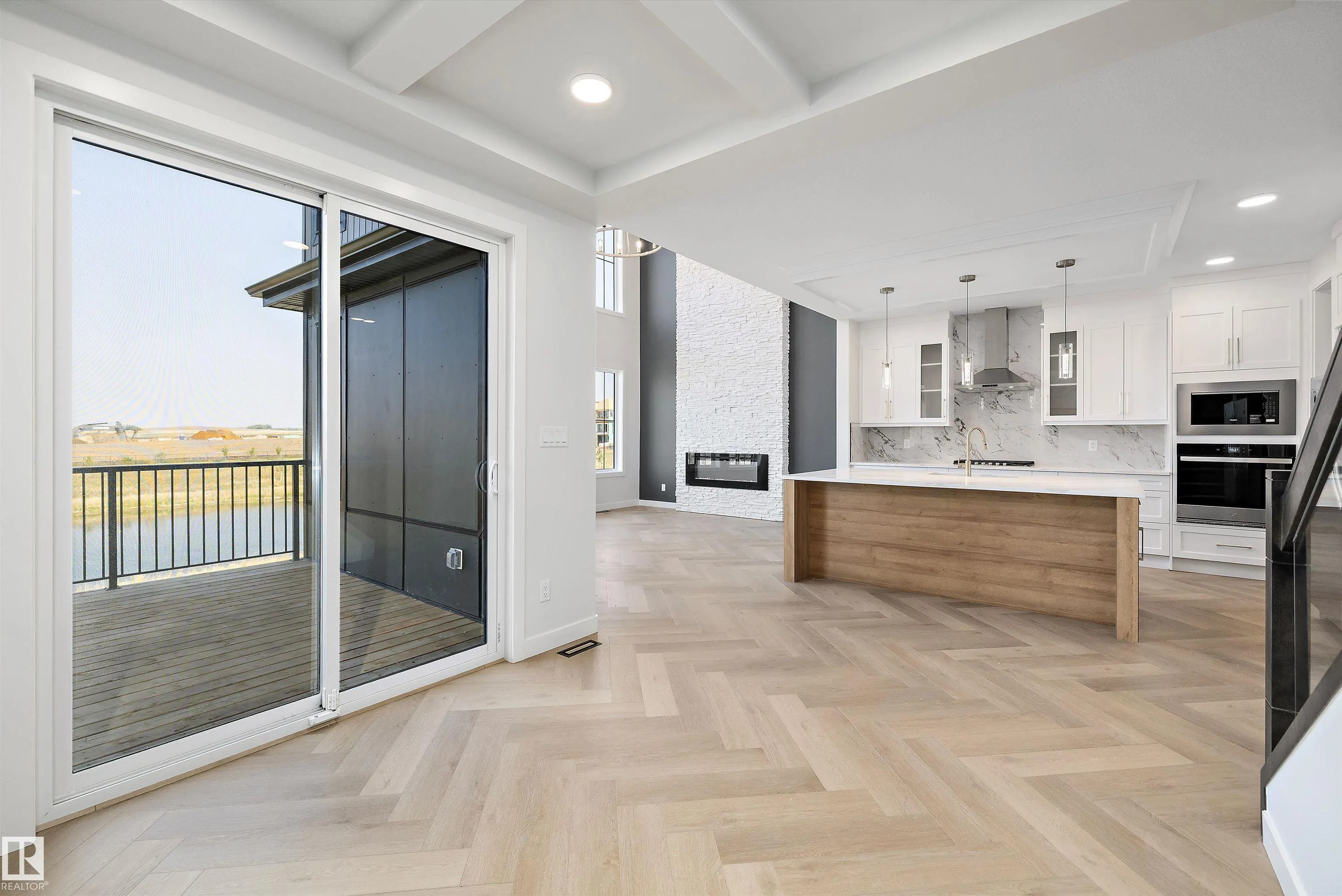 22 CANNES Cove