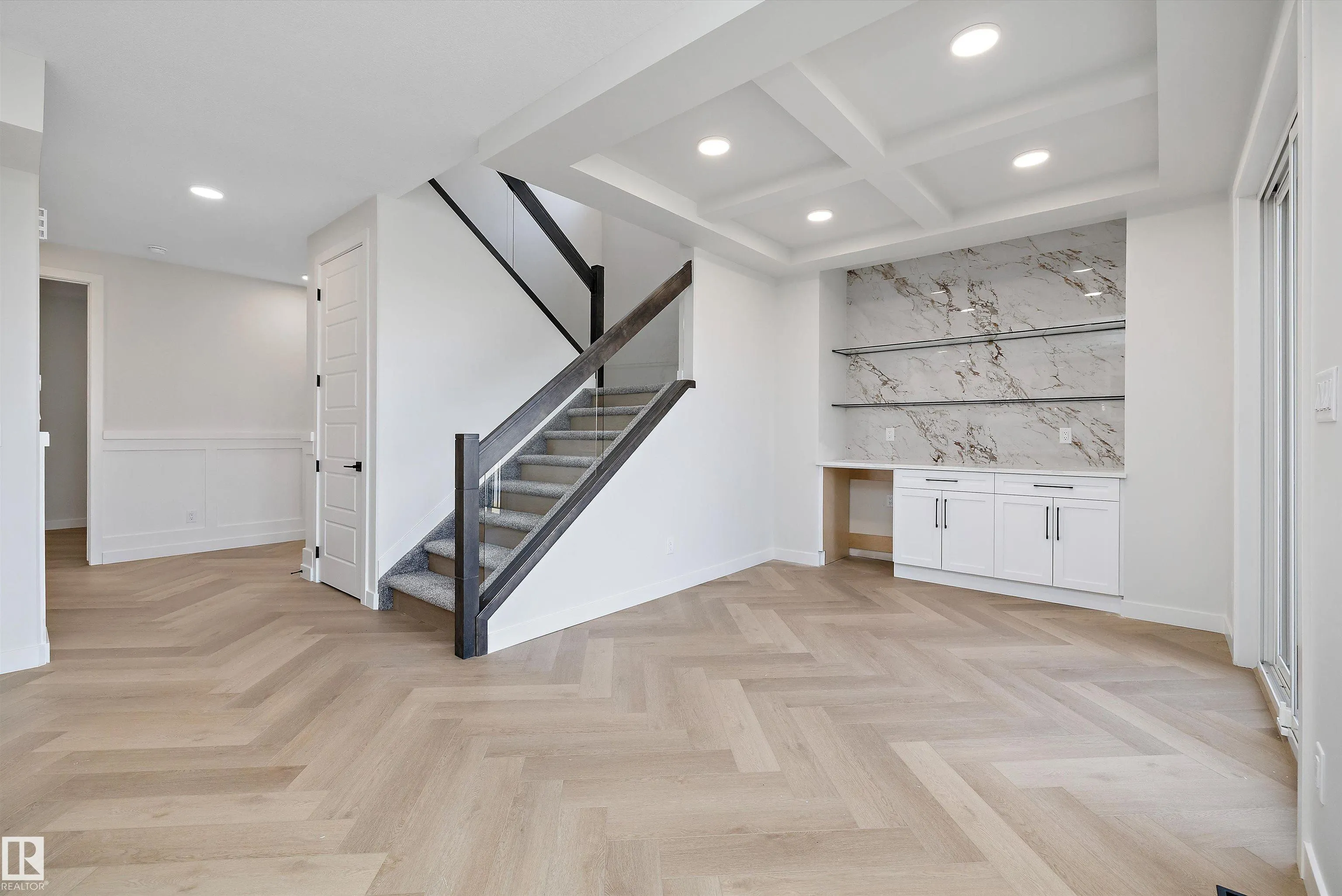 22 CANNES Cove