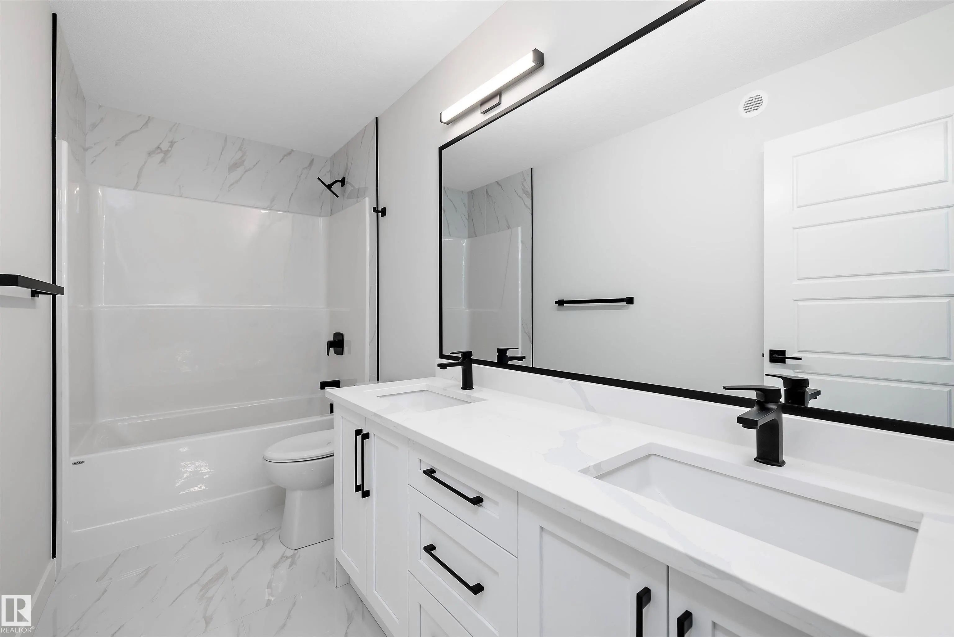 22 CANNES Cove