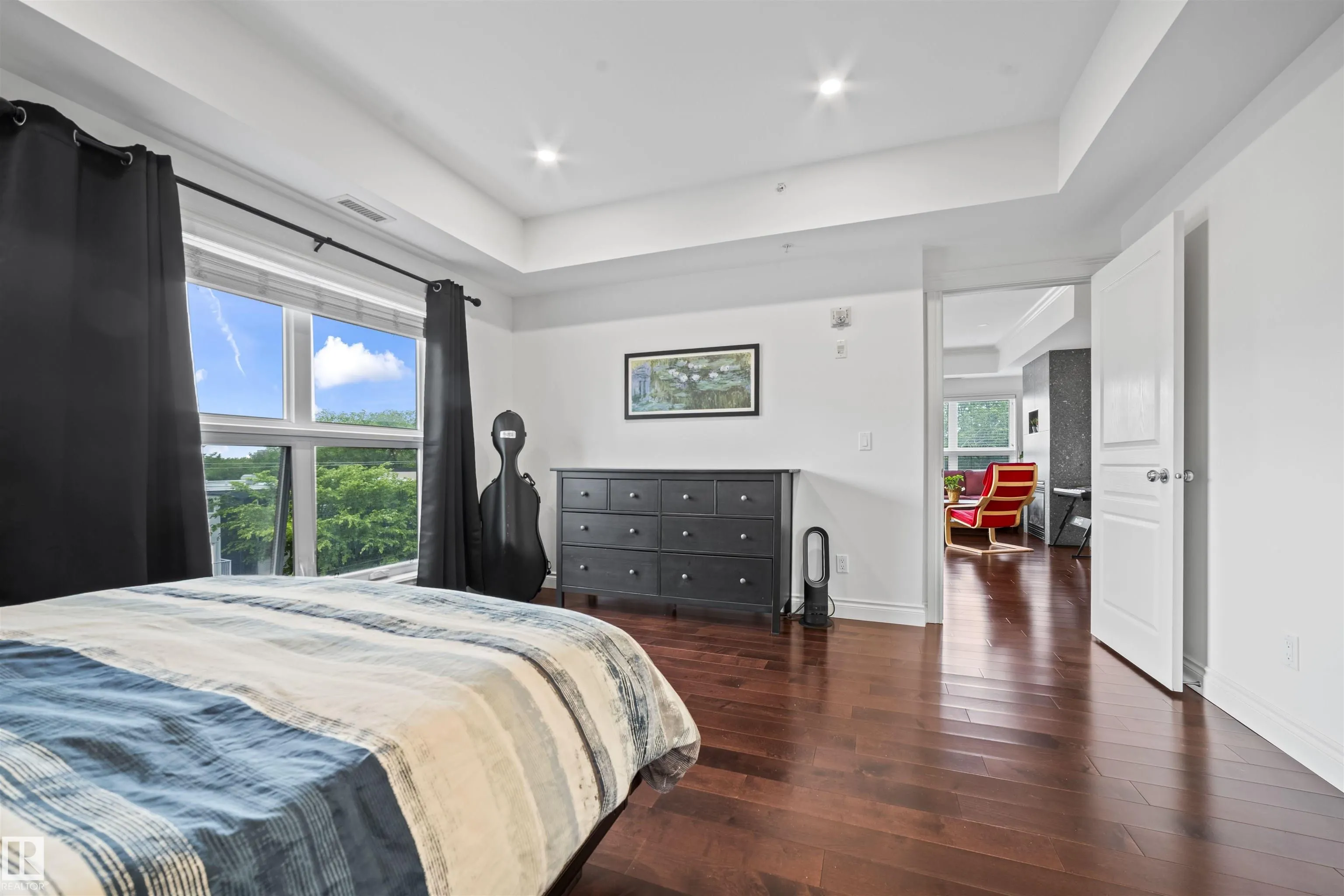 10232 115 St NW