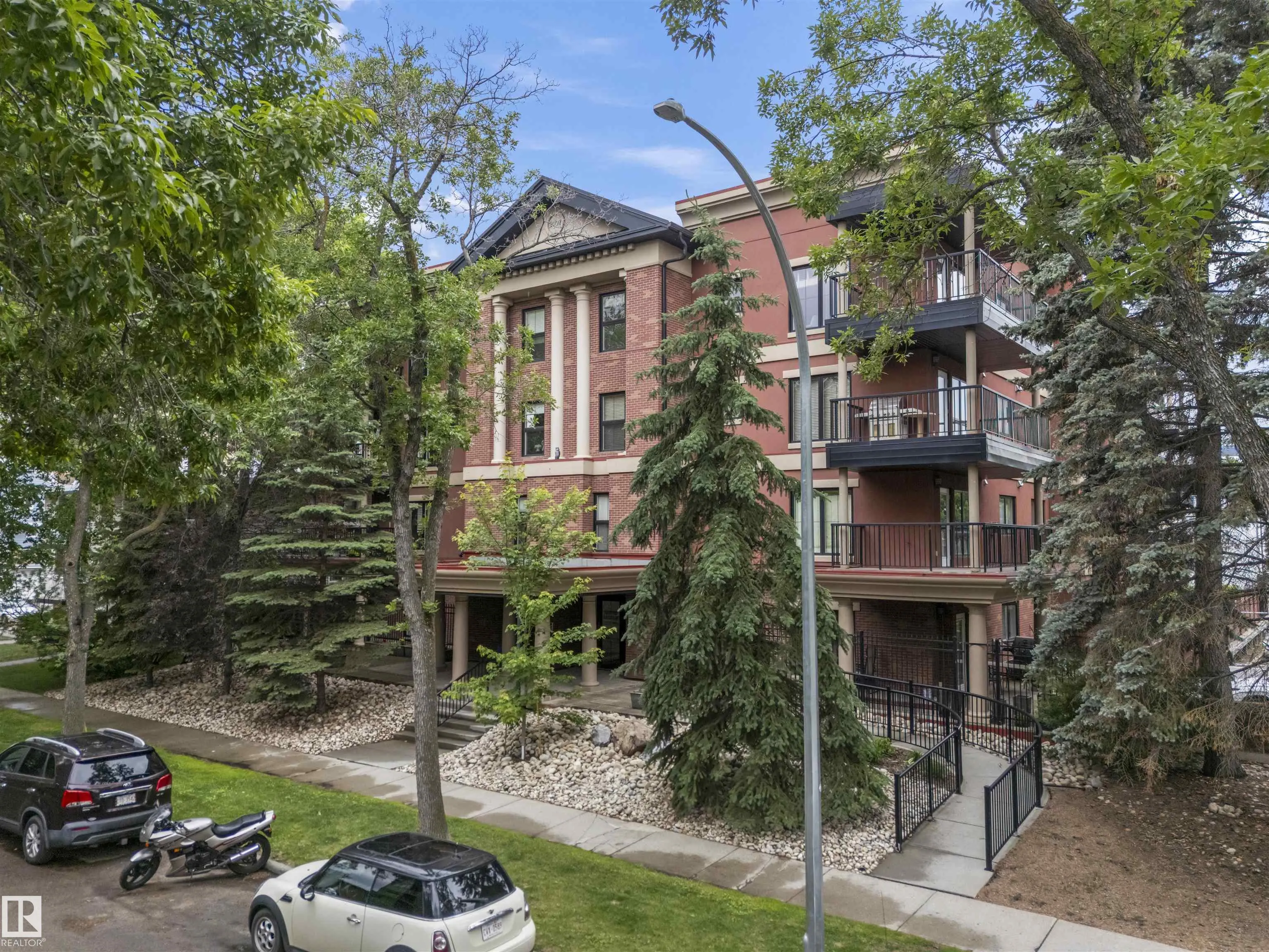 10232 115 St NW
