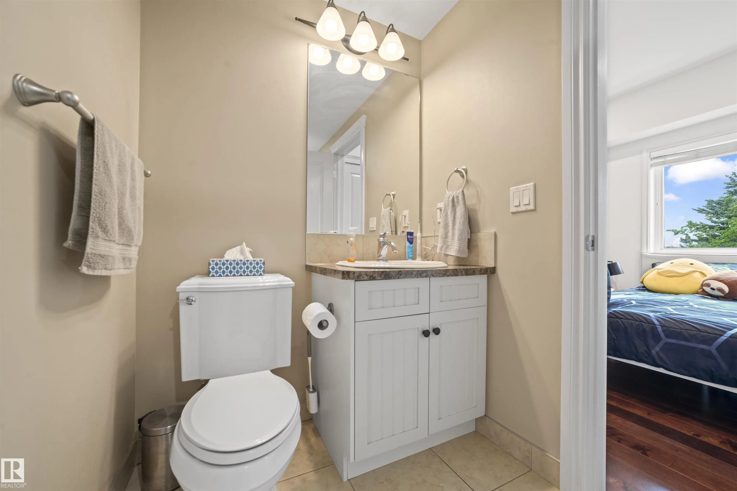 10232 115 St NW