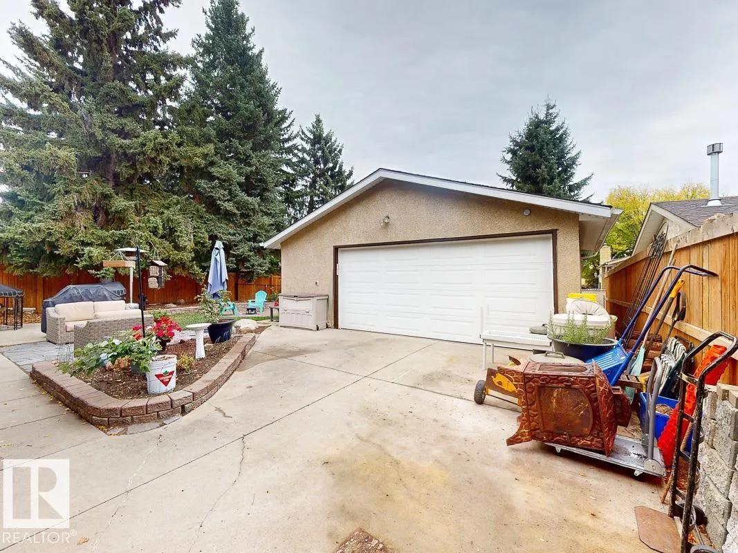 74 Flint Crescent