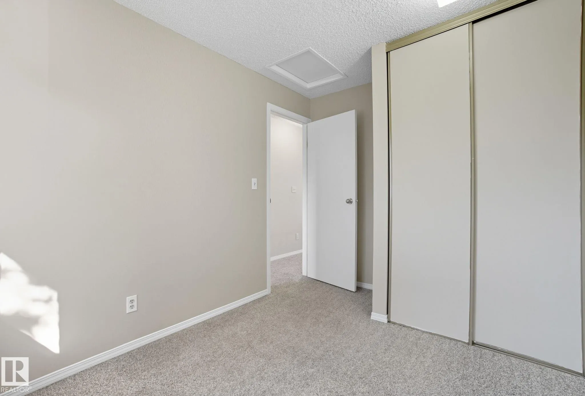 121 KIRKWOOD Way