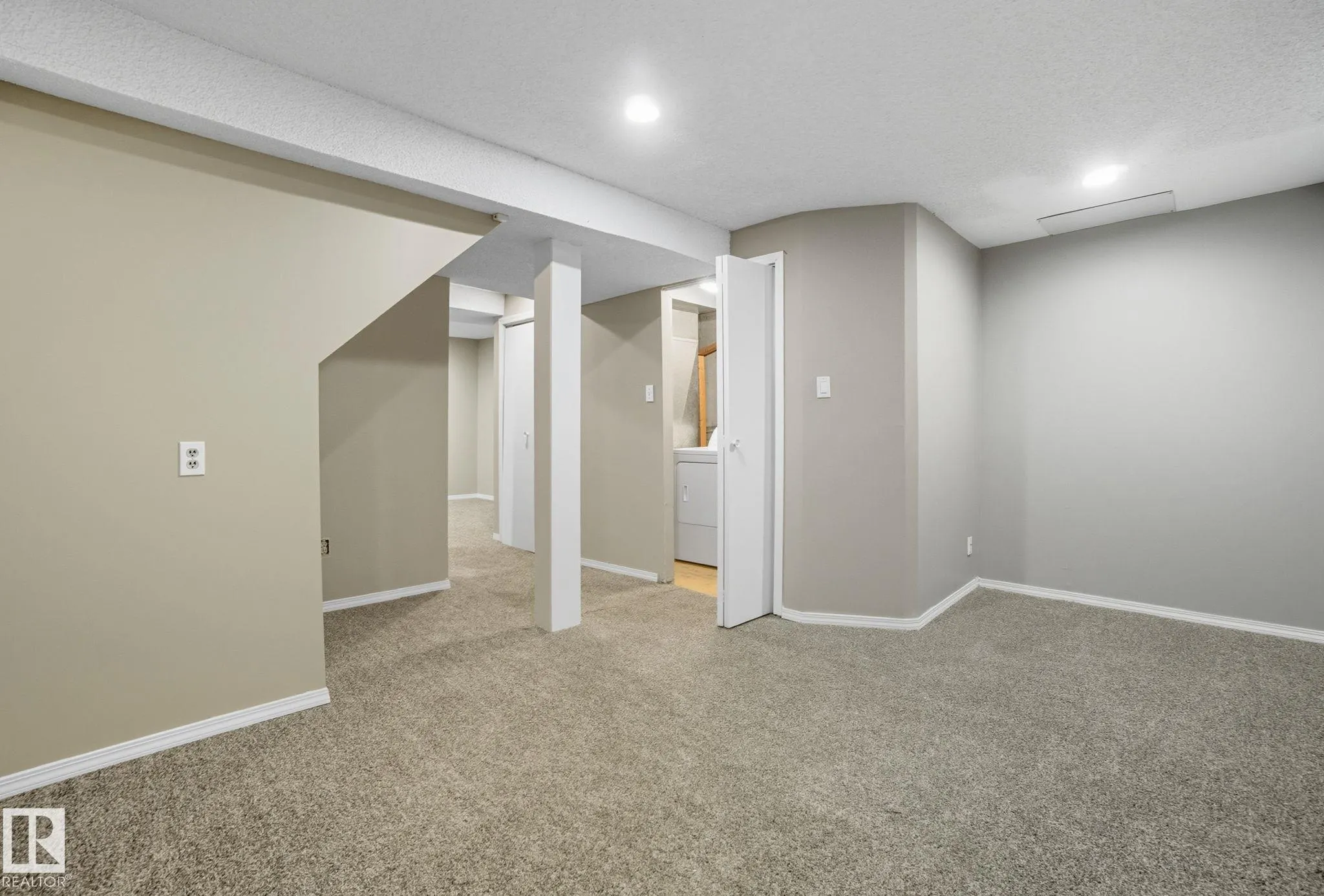 121 KIRKWOOD Way