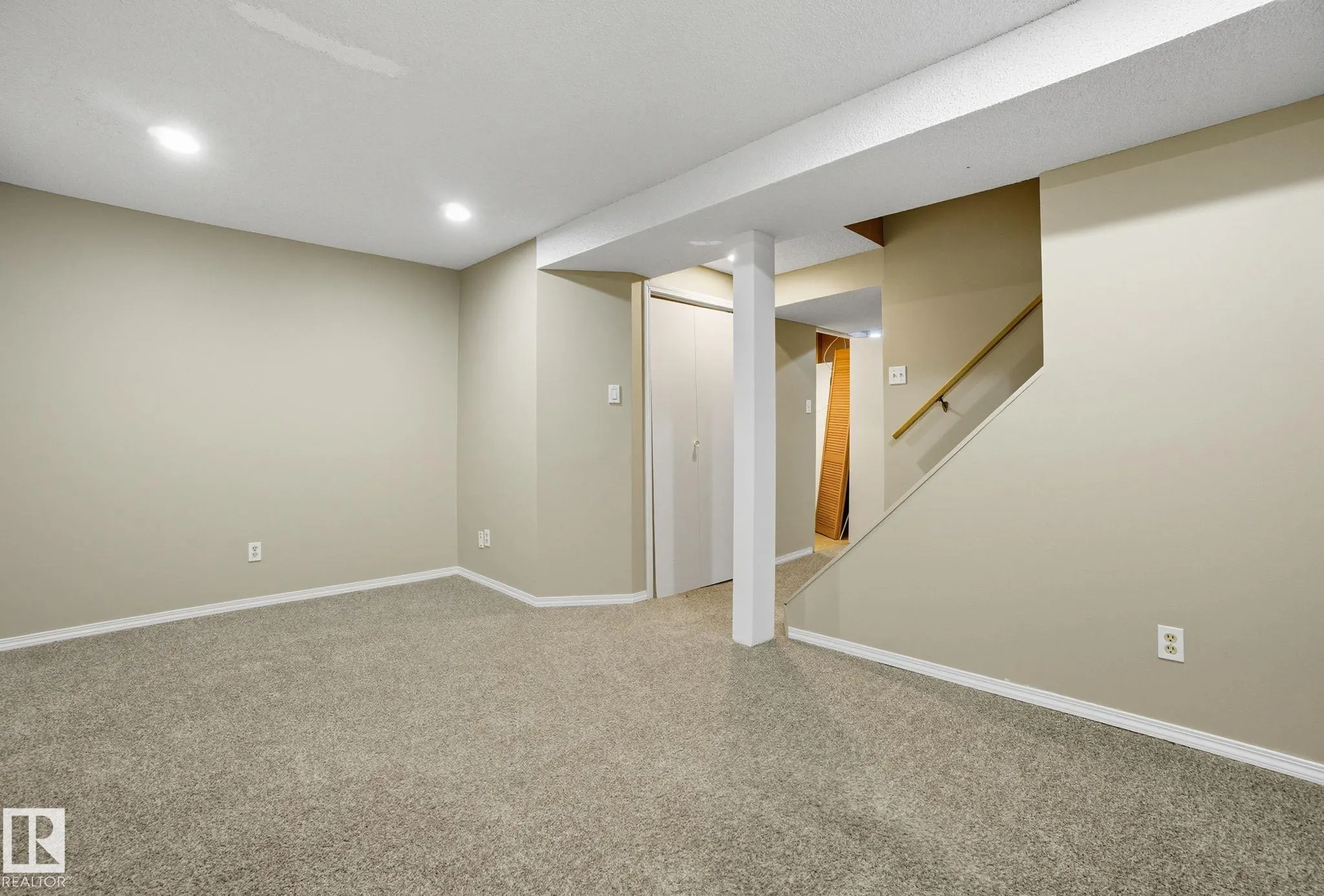 121 KIRKWOOD Way