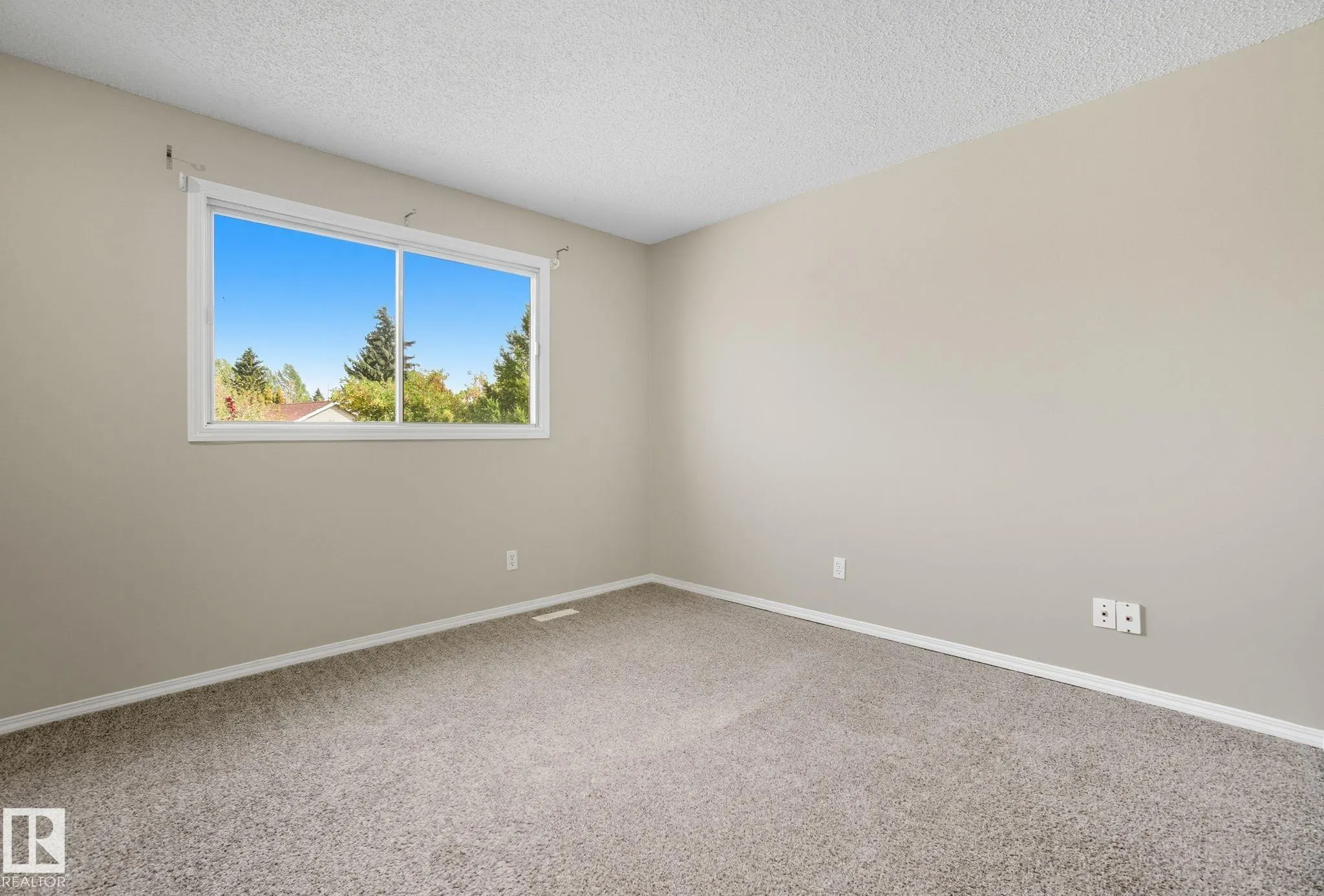 121 KIRKWOOD Way
