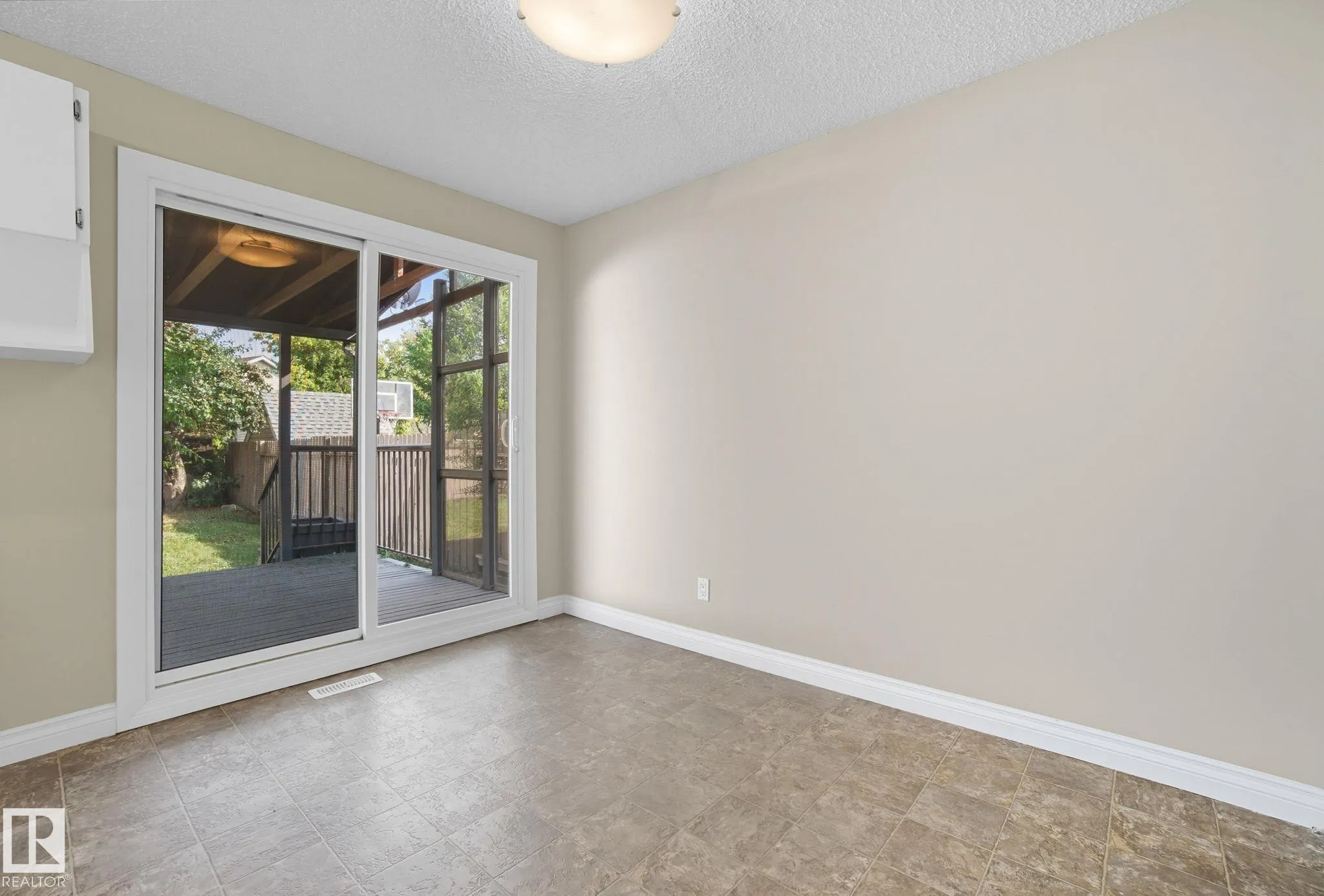 121 KIRKWOOD Way