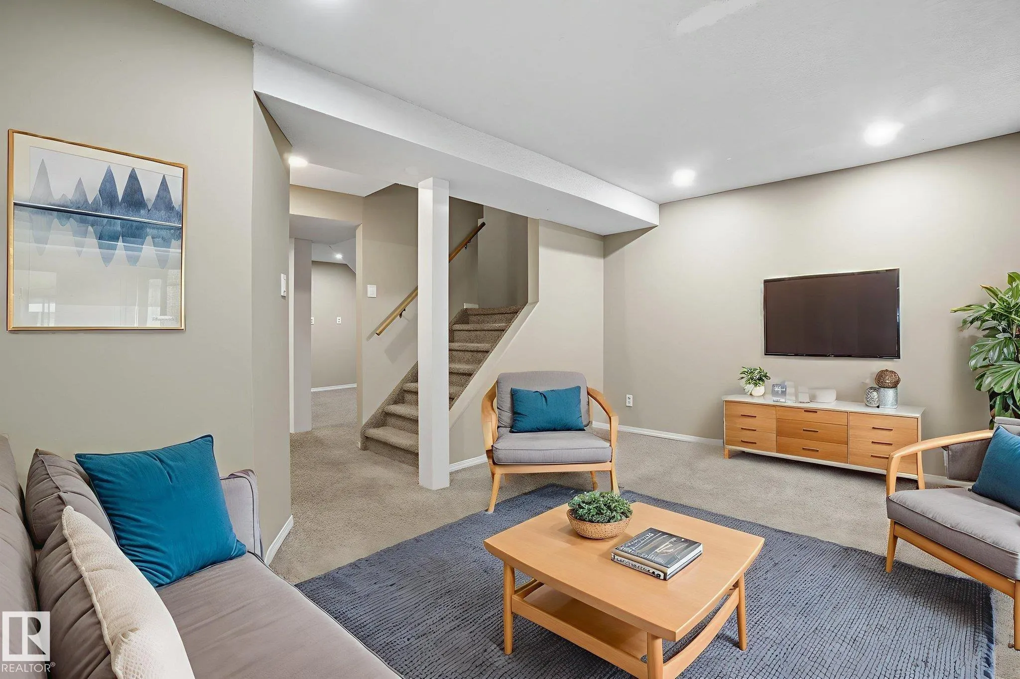121 KIRKWOOD Way