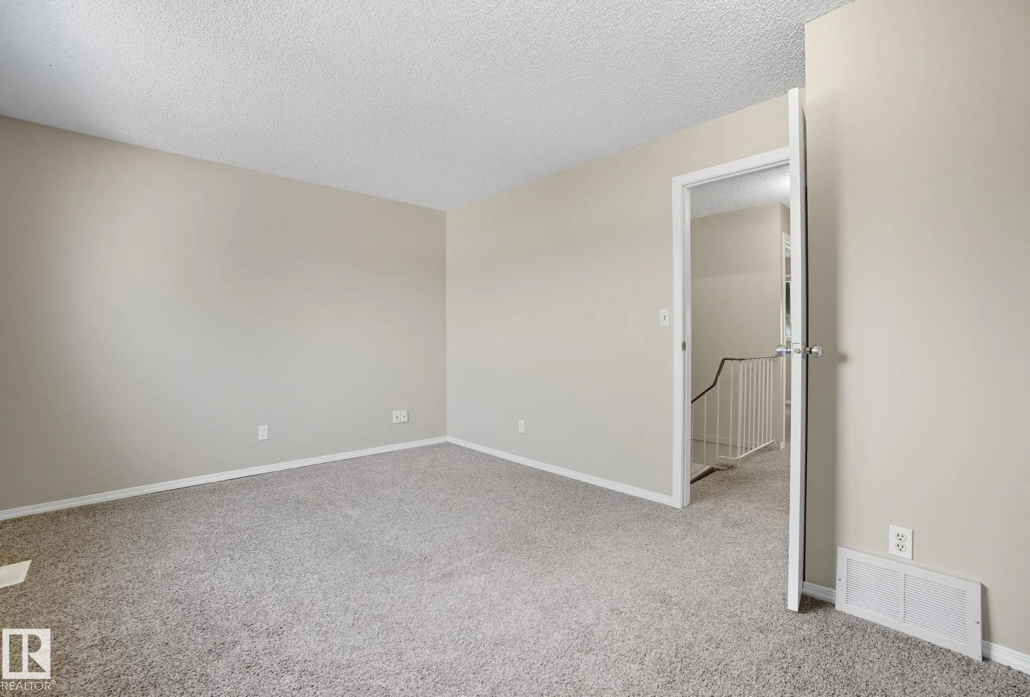 121 KIRKWOOD Way
