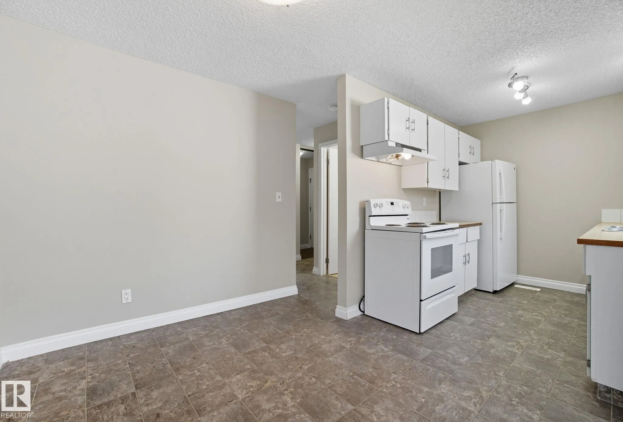 121 KIRKWOOD Way