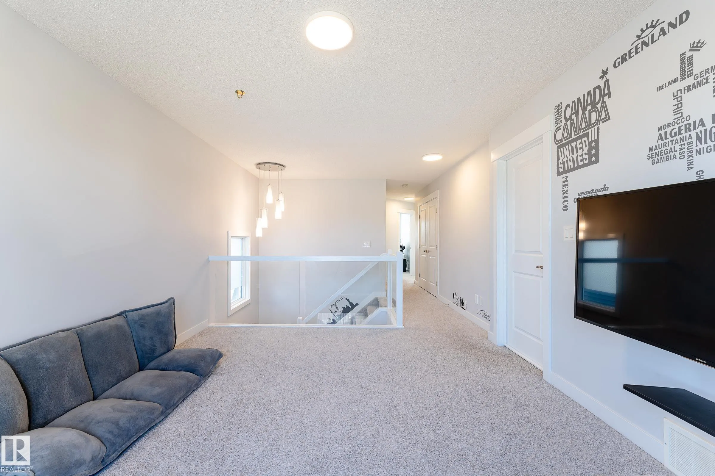2402 KELLY CIRCLE