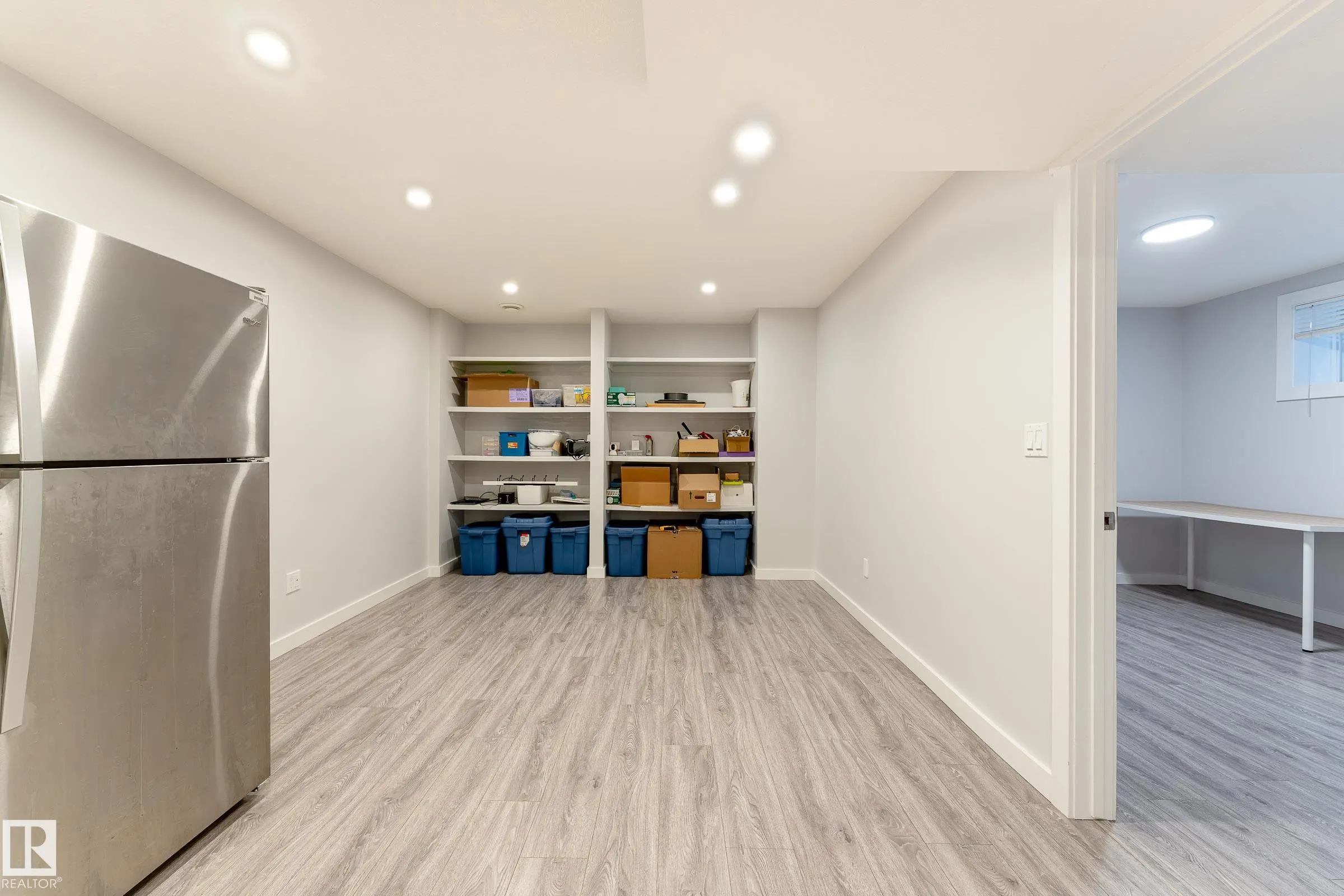 2402 KELLY CIRCLE