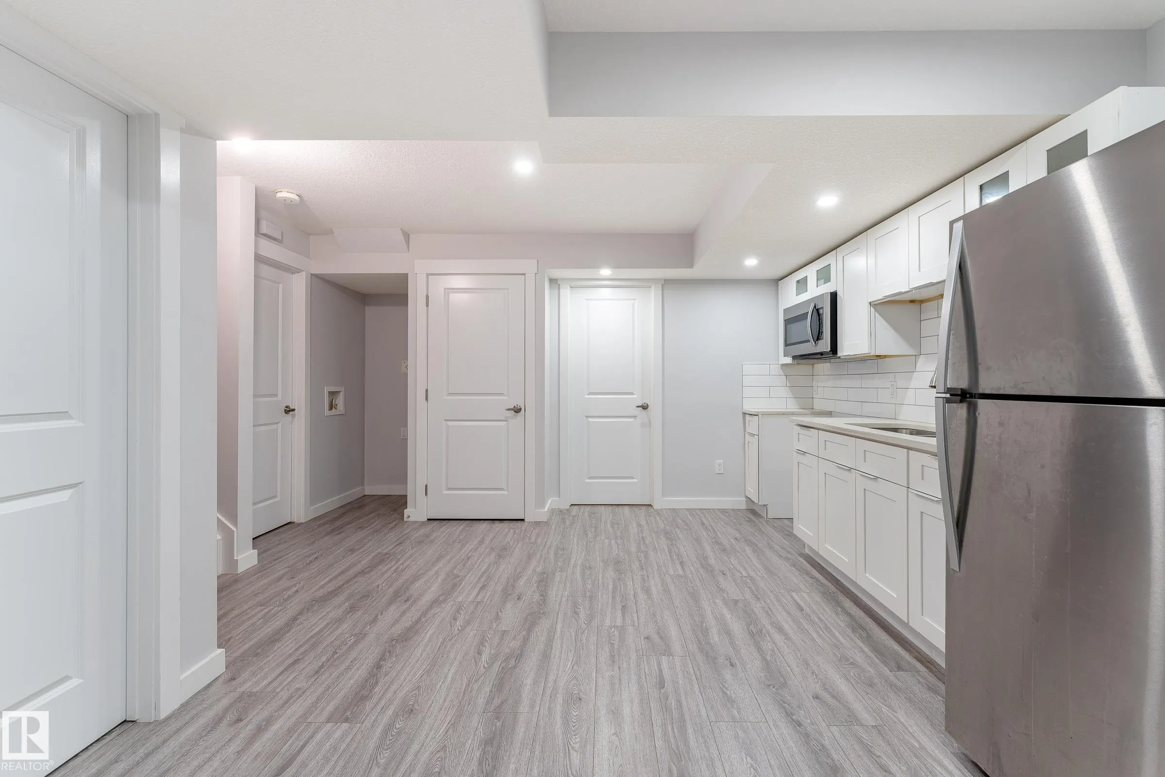 2402 KELLY CIRCLE