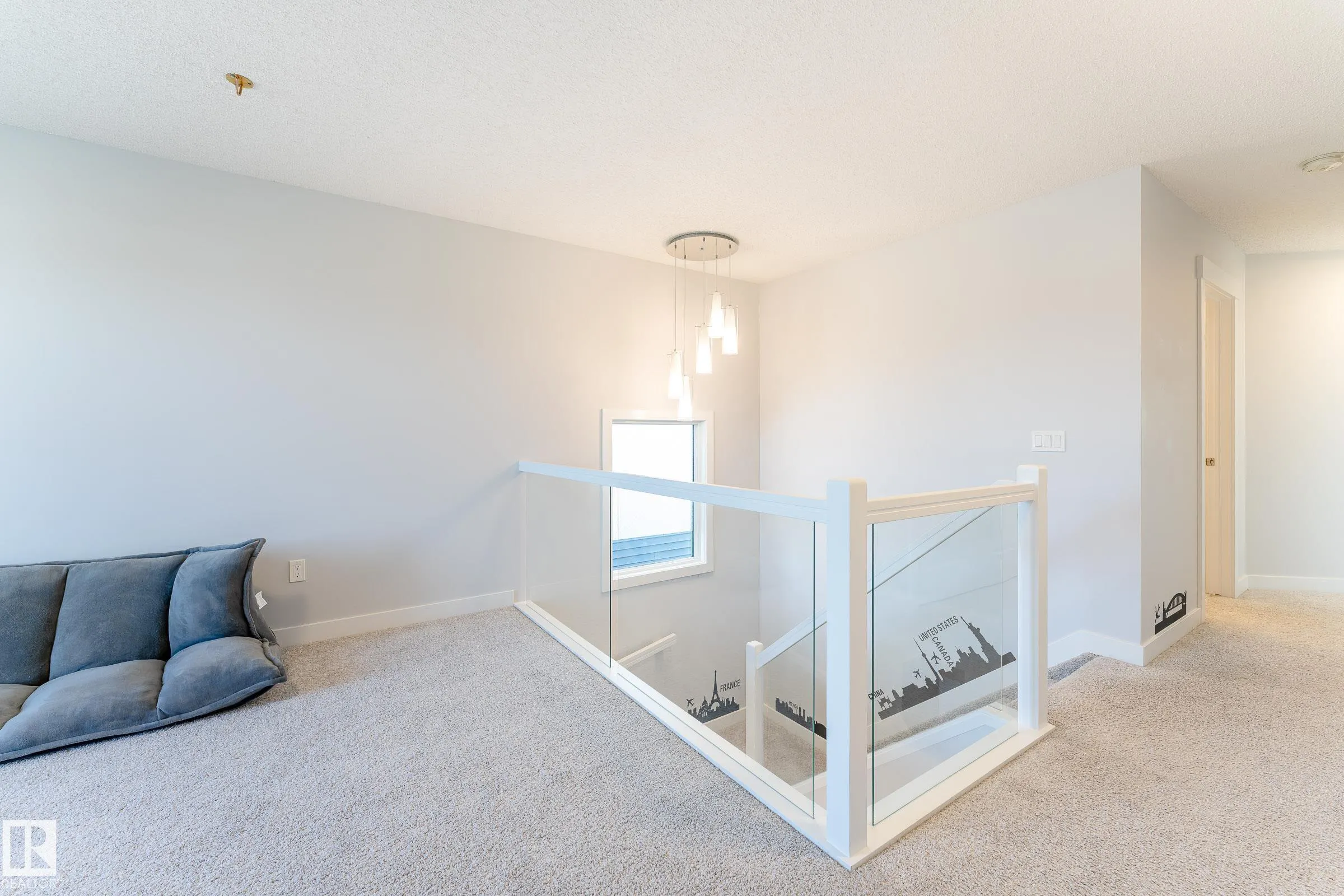 2402 KELLY CIRCLE