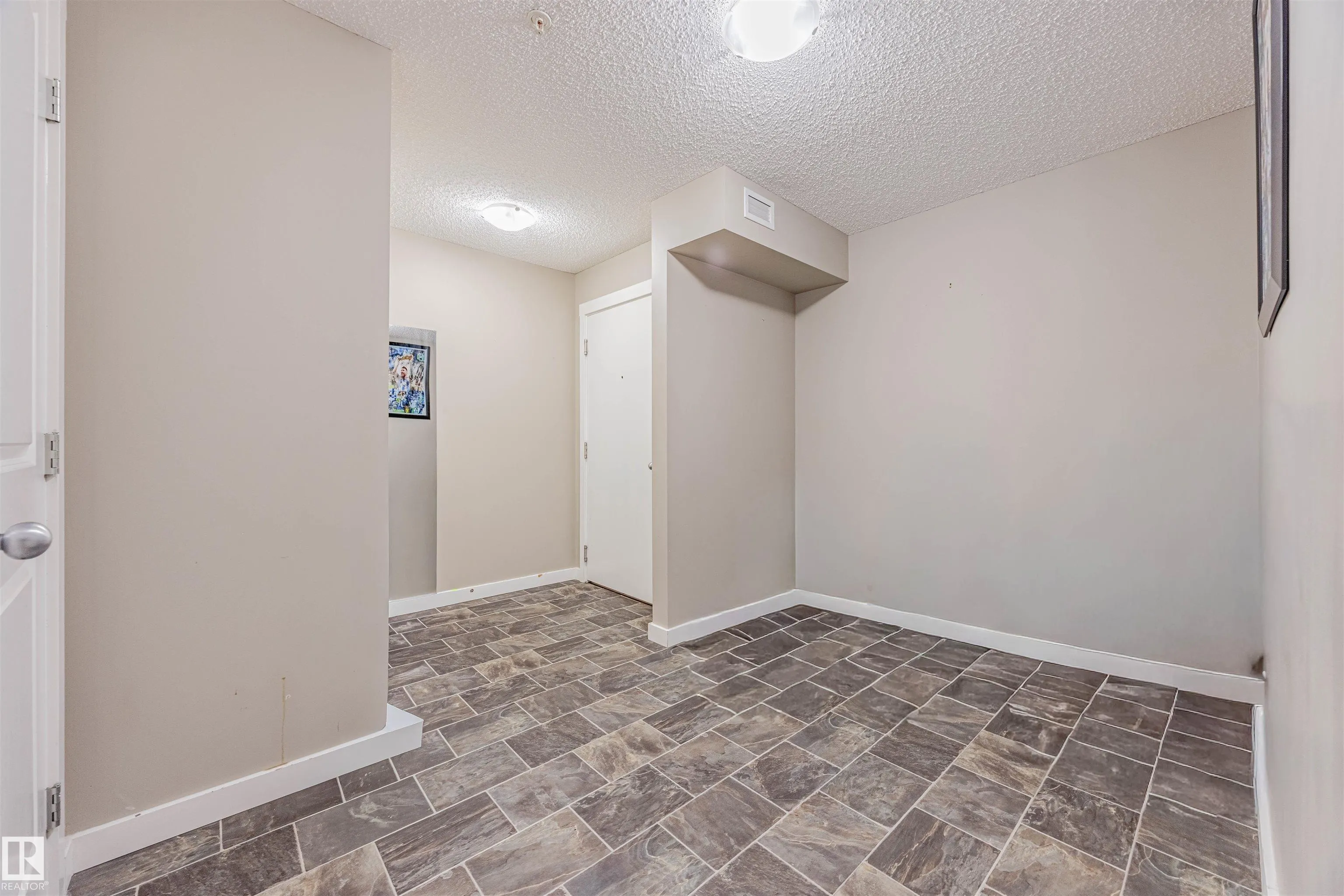 5816 MULLEN Place