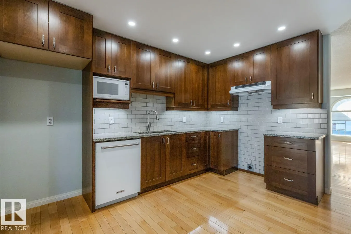 935 YOUVILLE Drive