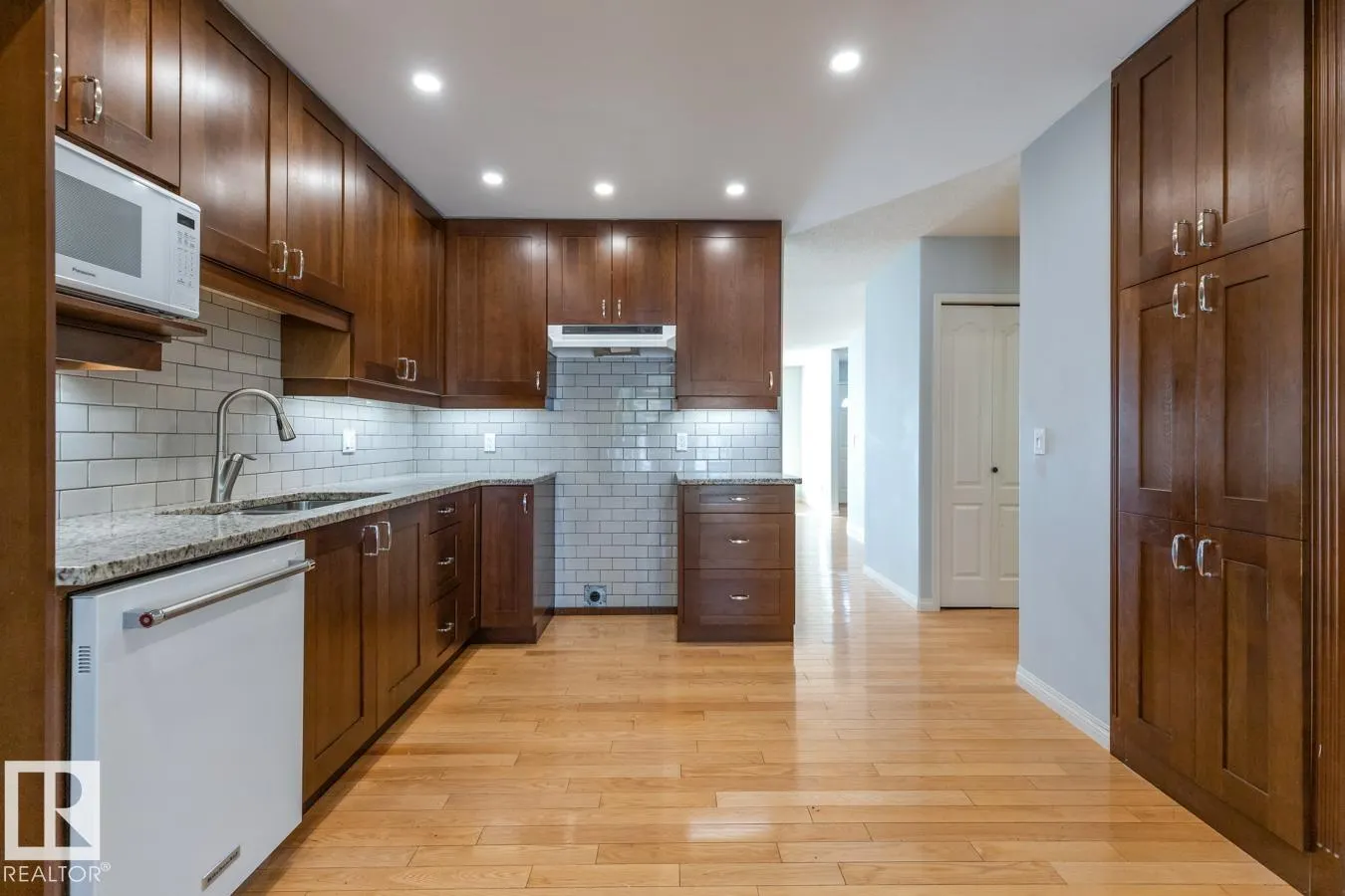 935 YOUVILLE Drive