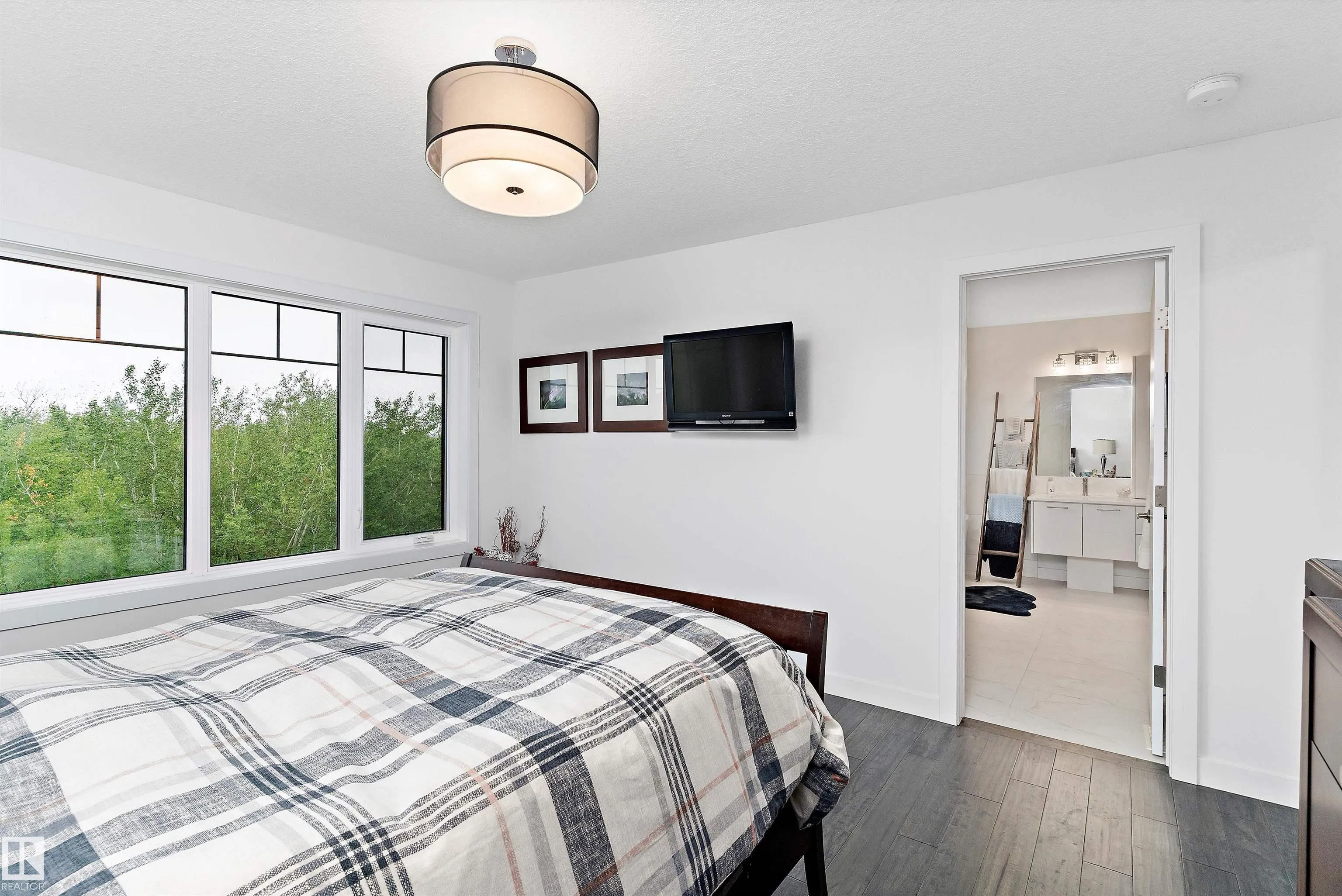 1756 TANAGER Close