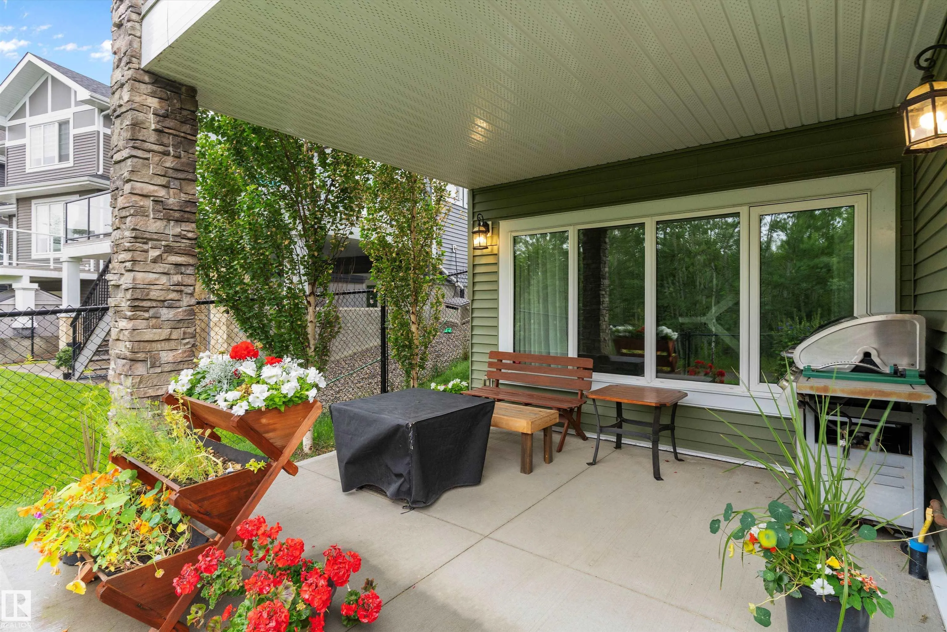 1756 TANAGER Close