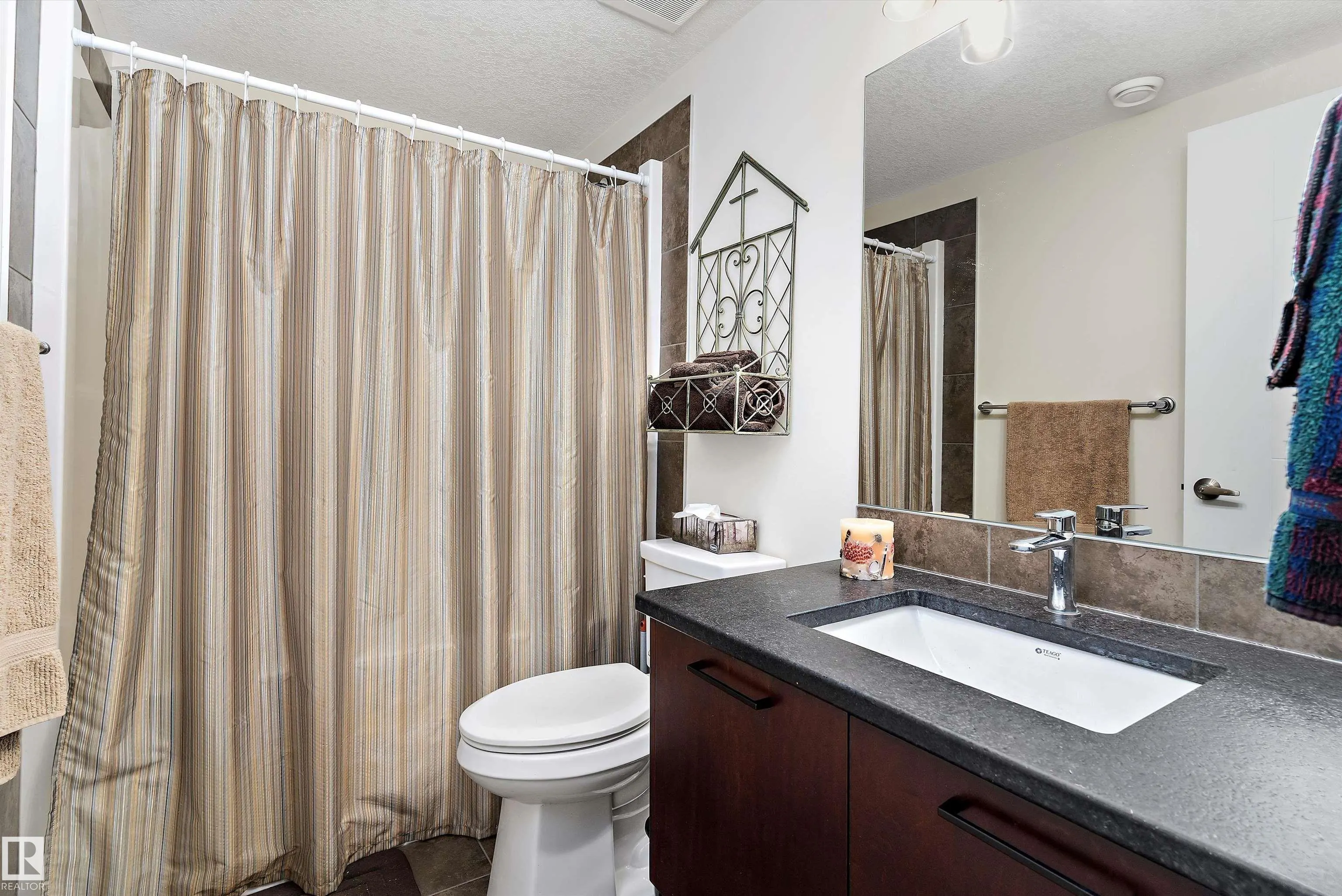 1756 TANAGER Close