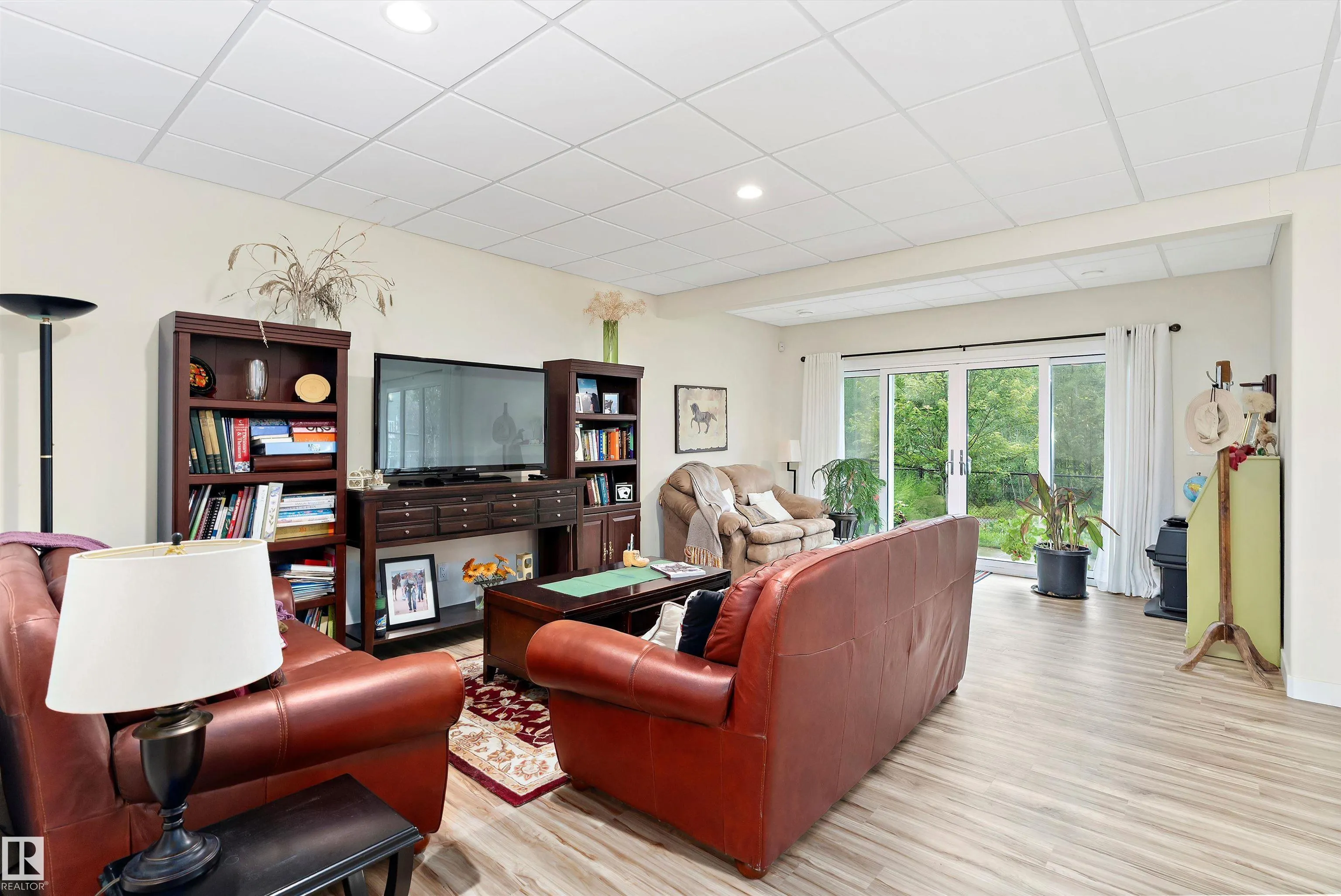 1756 TANAGER Close