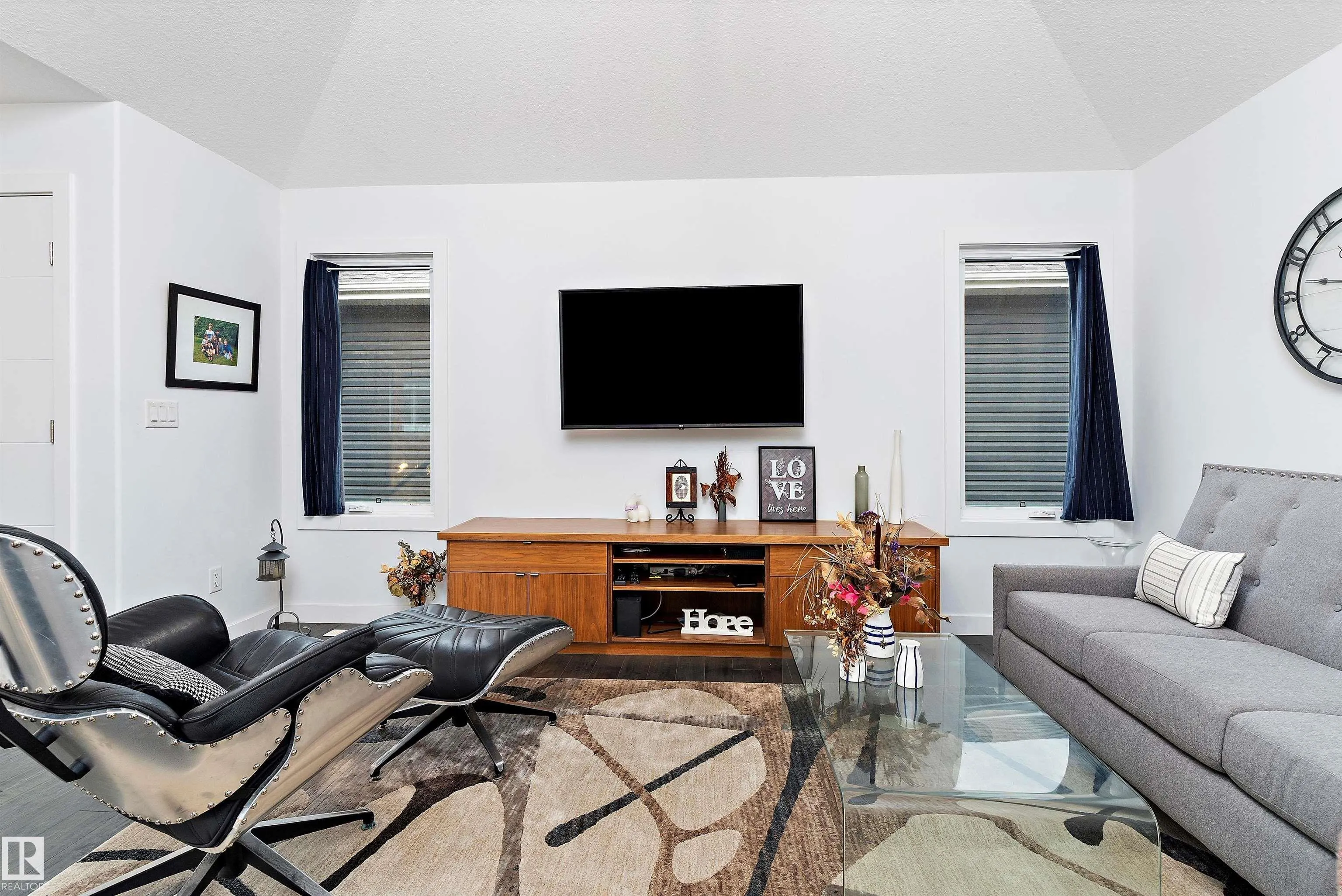 1756 TANAGER Close