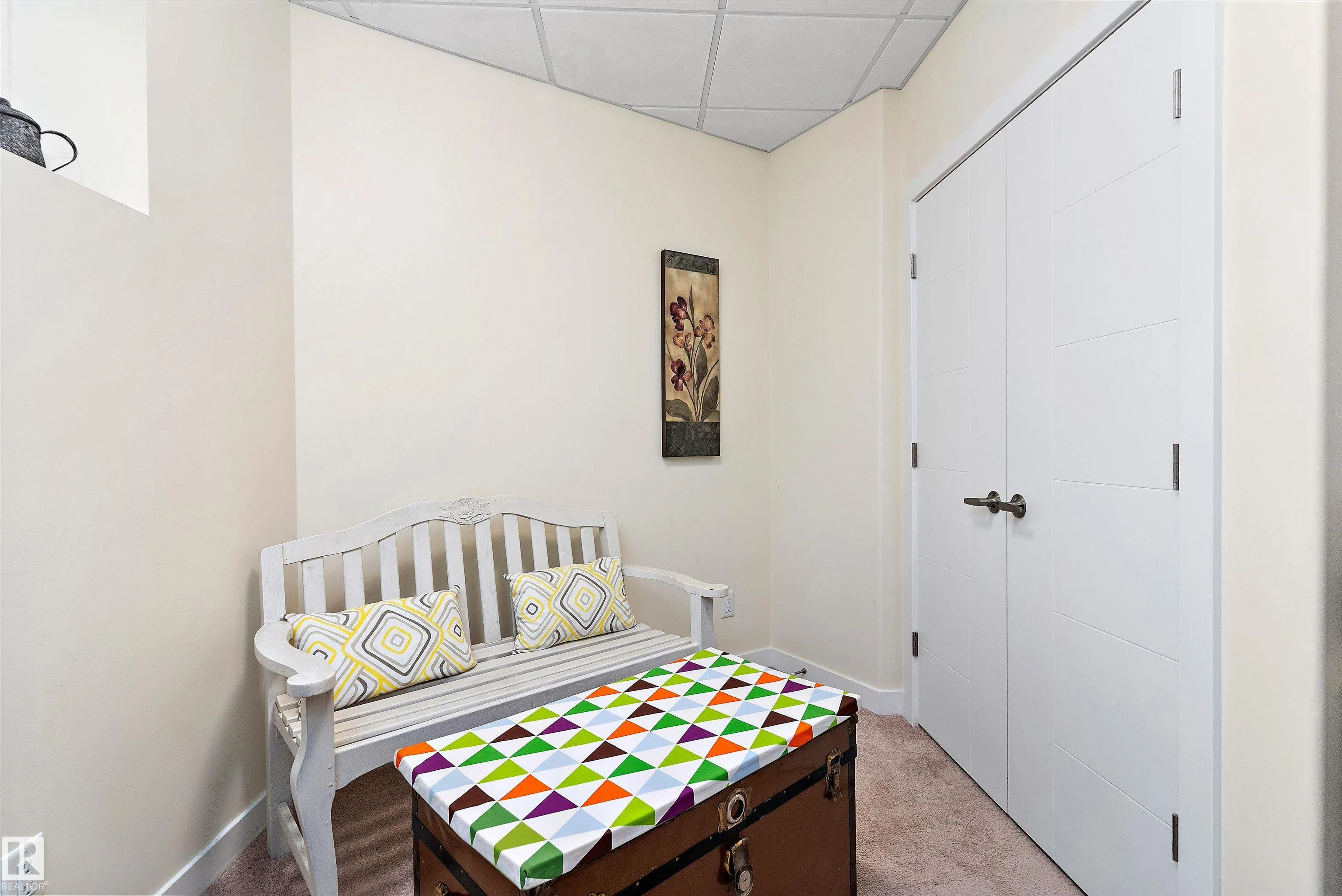 1756 TANAGER Close