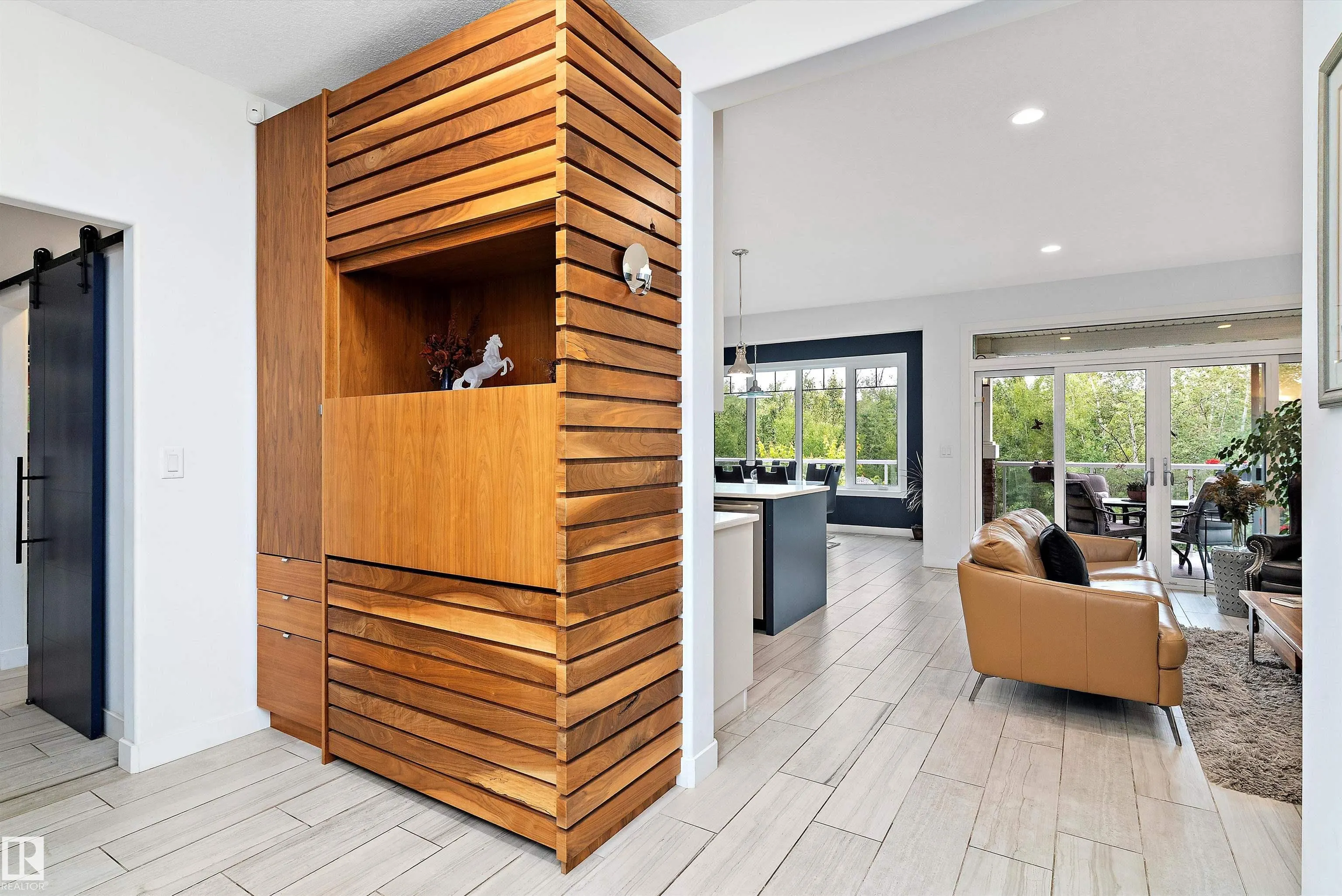 1756 TANAGER Close