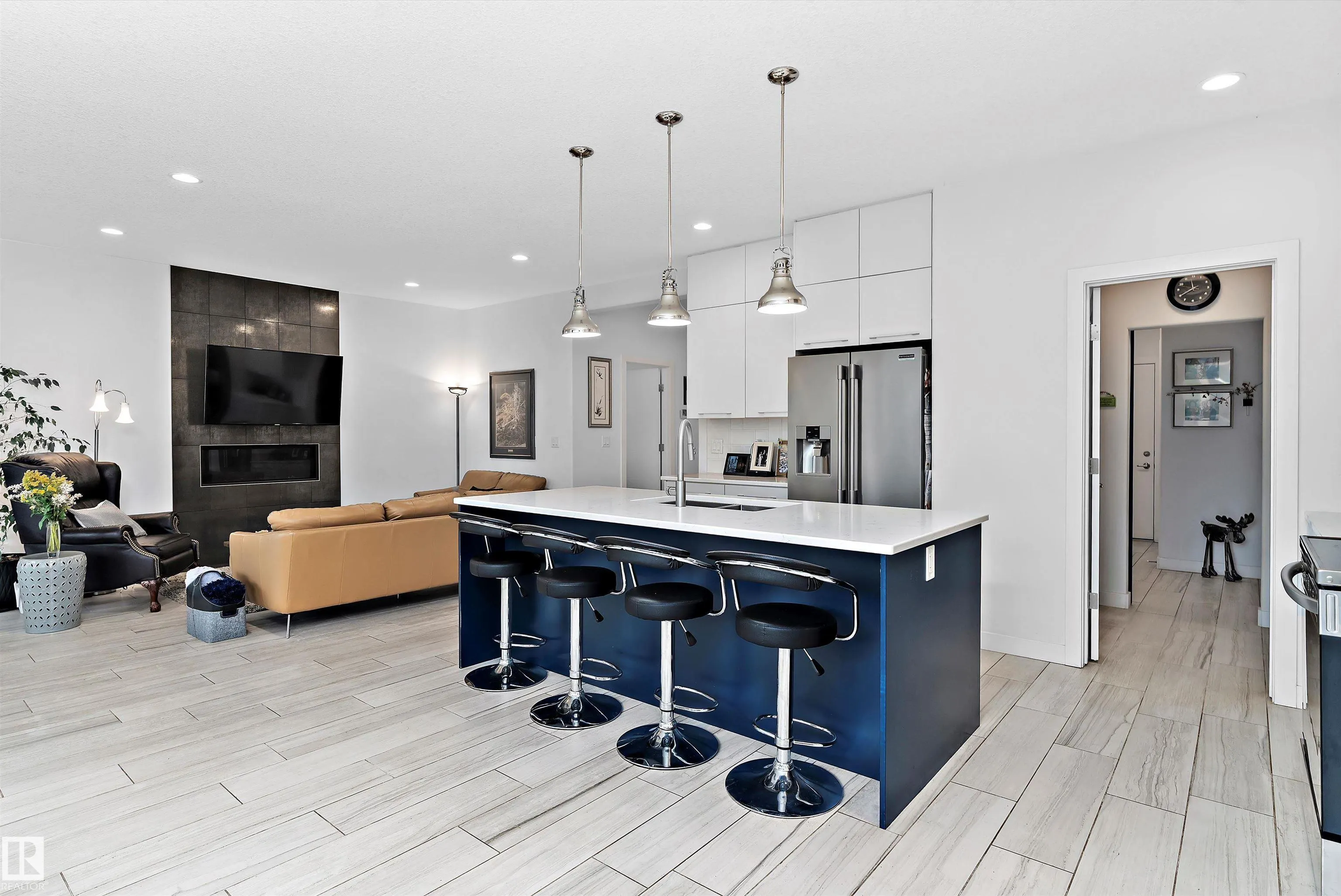 1756 TANAGER Close