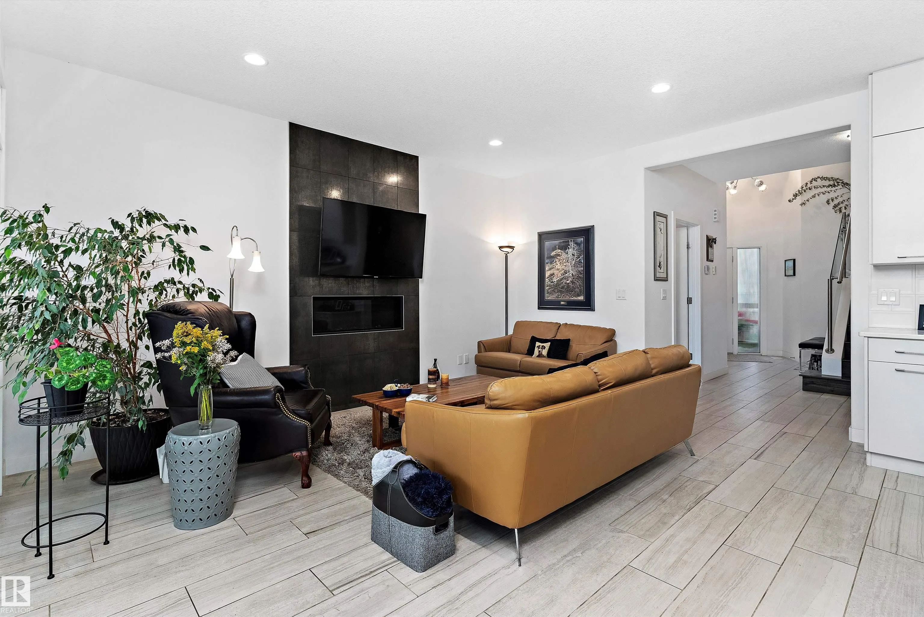 1756 TANAGER Close