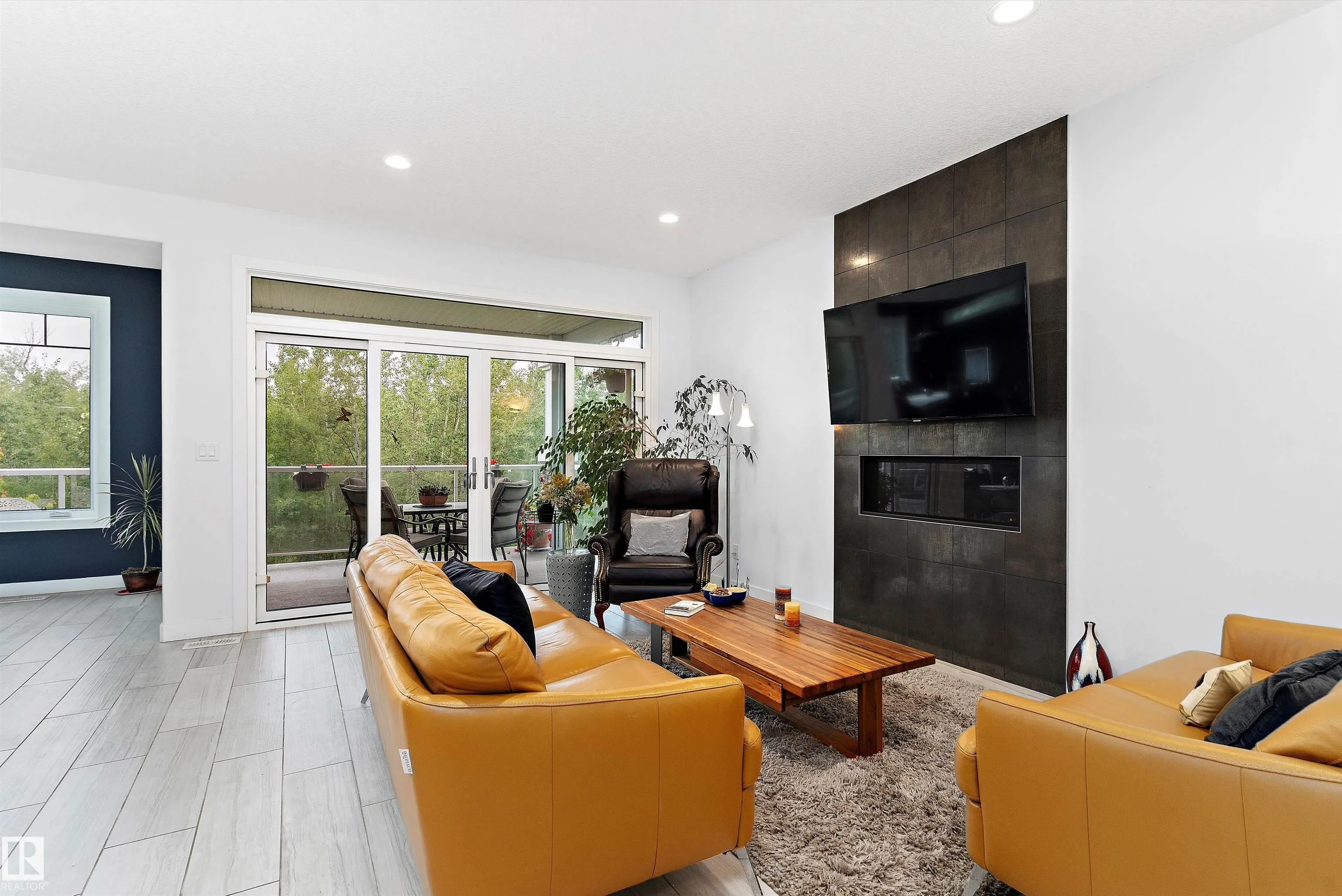 1756 TANAGER Close
