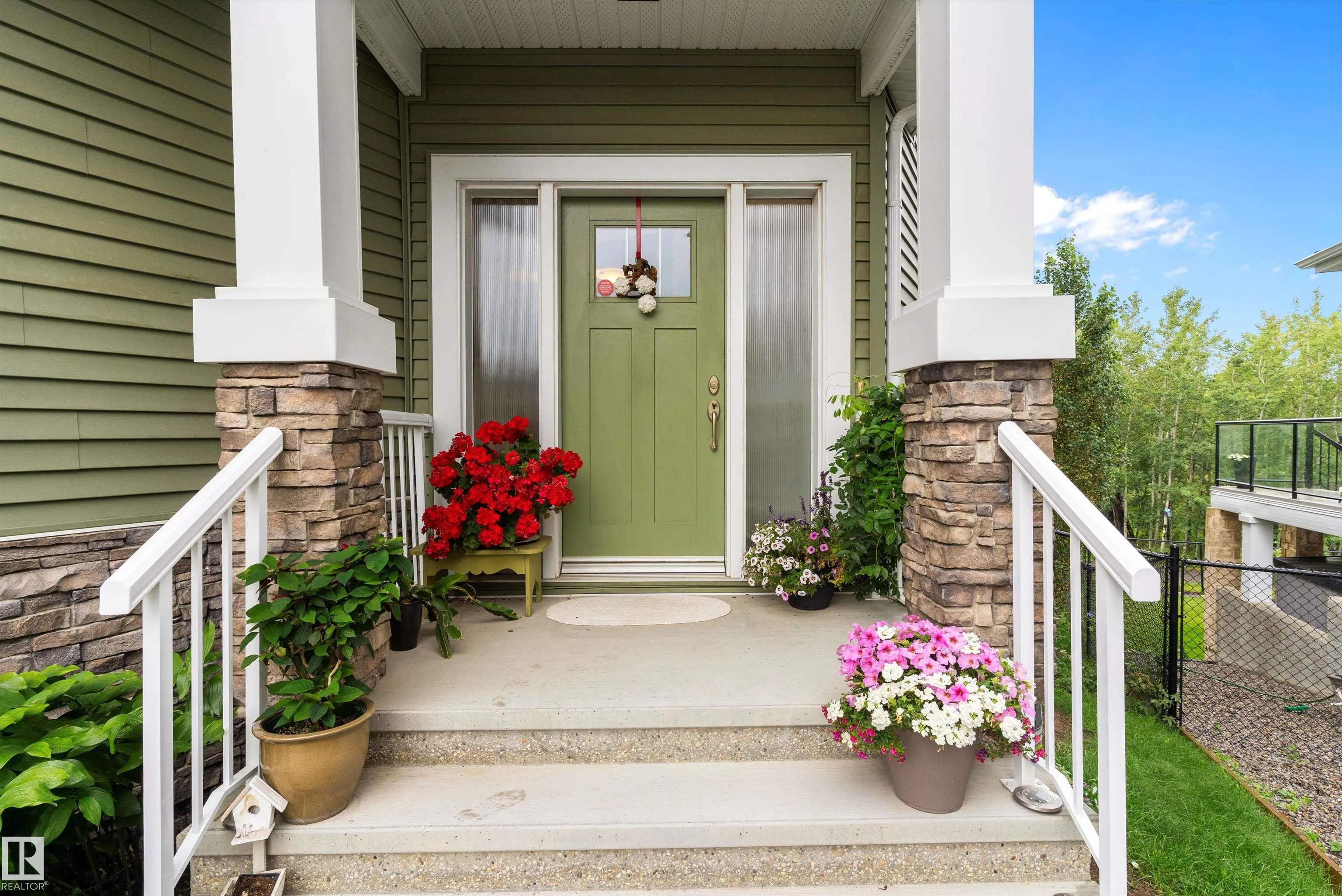 1756 TANAGER Close