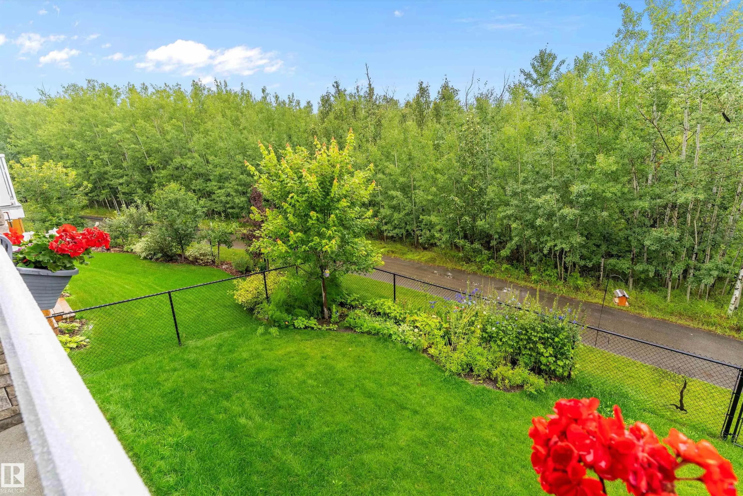 1756 TANAGER Close