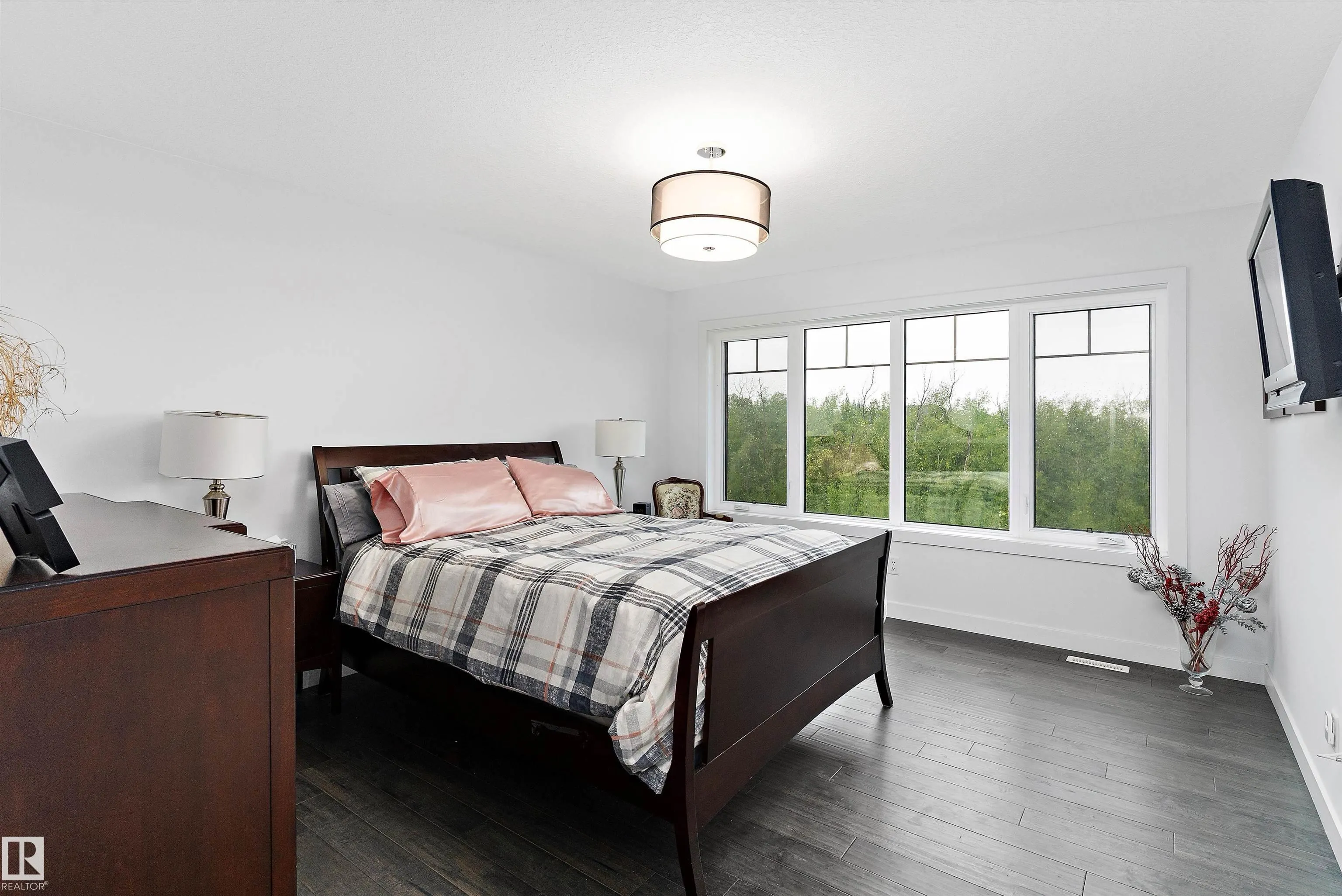 1756 TANAGER Close