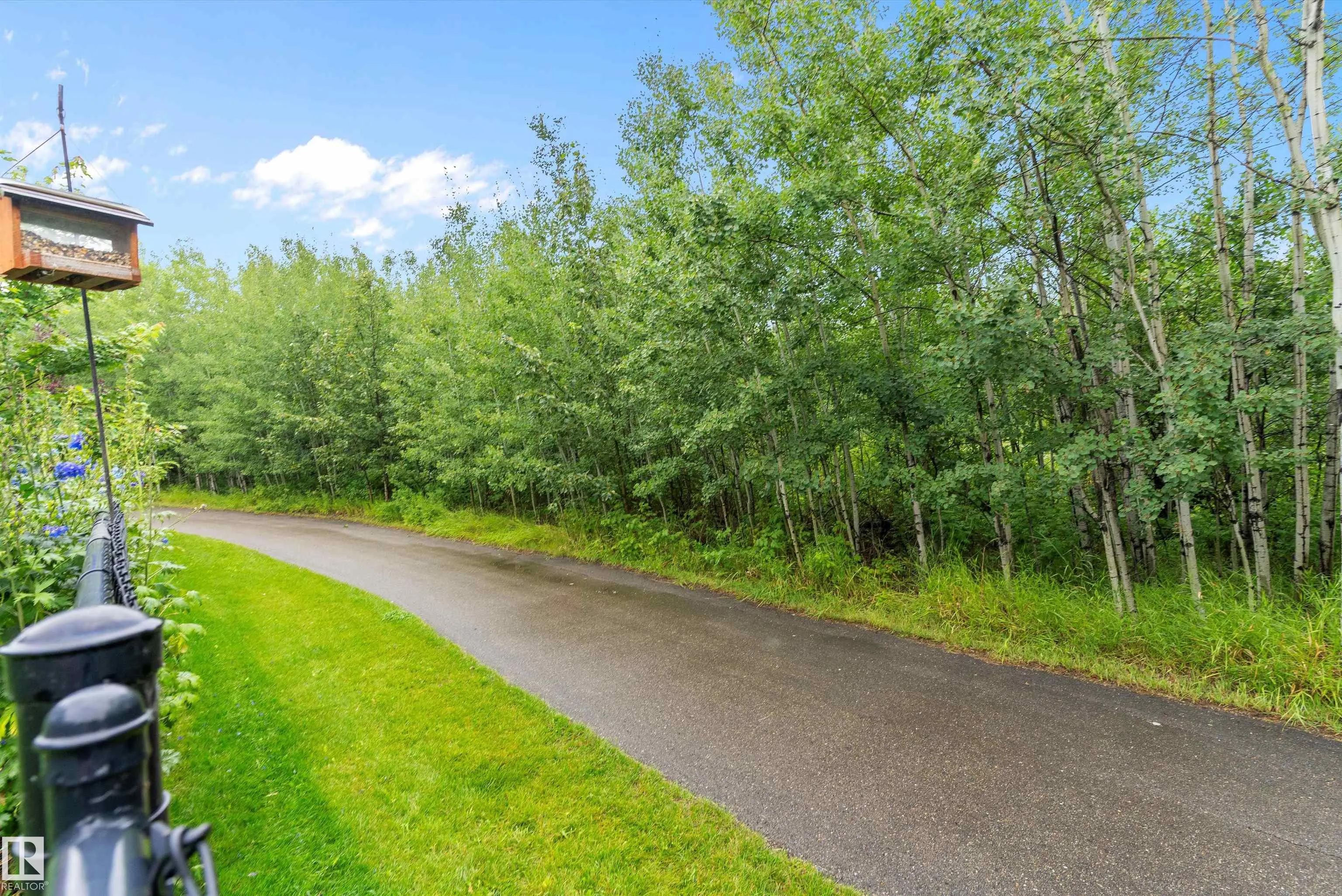 1756 TANAGER Close