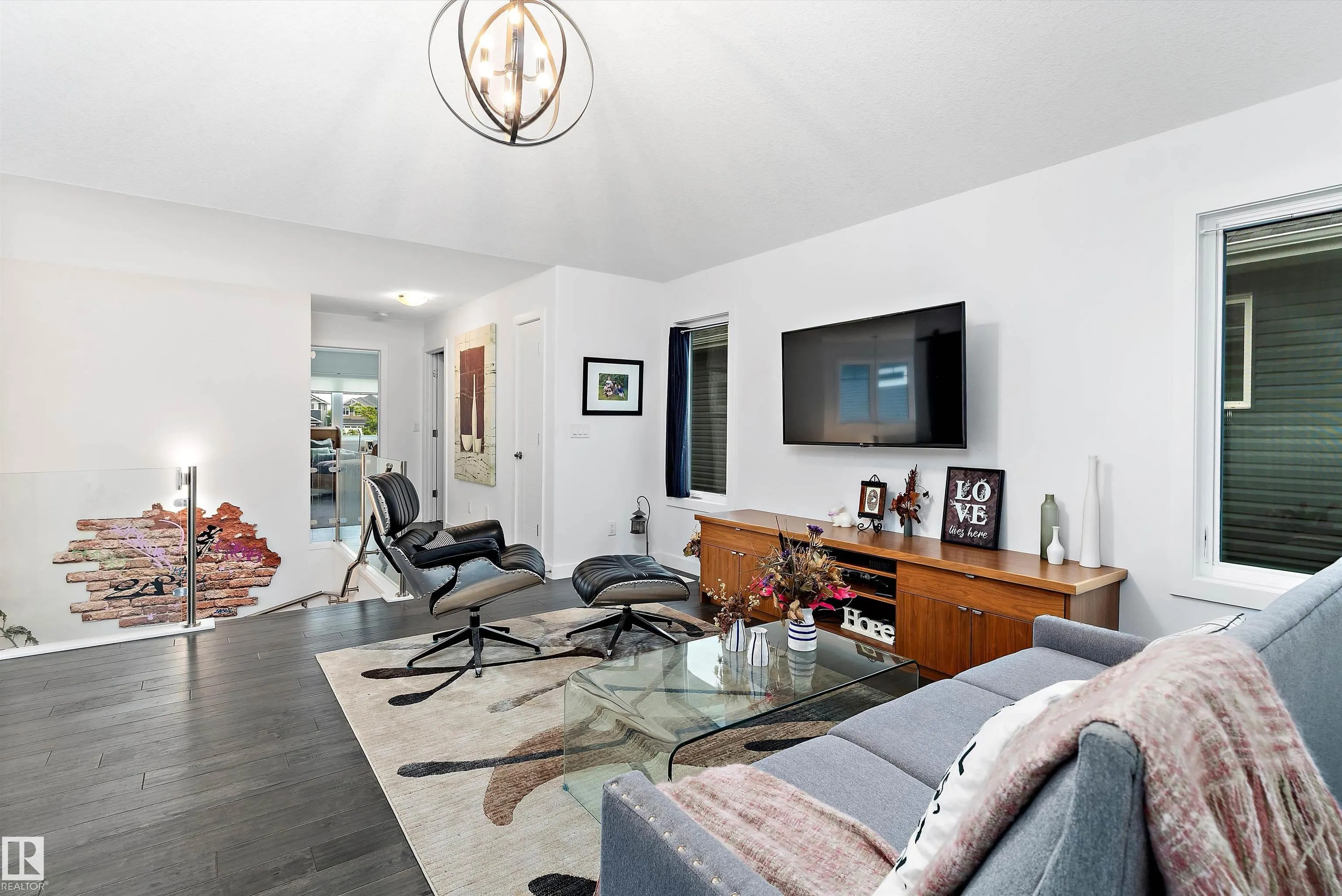 1756 TANAGER Close