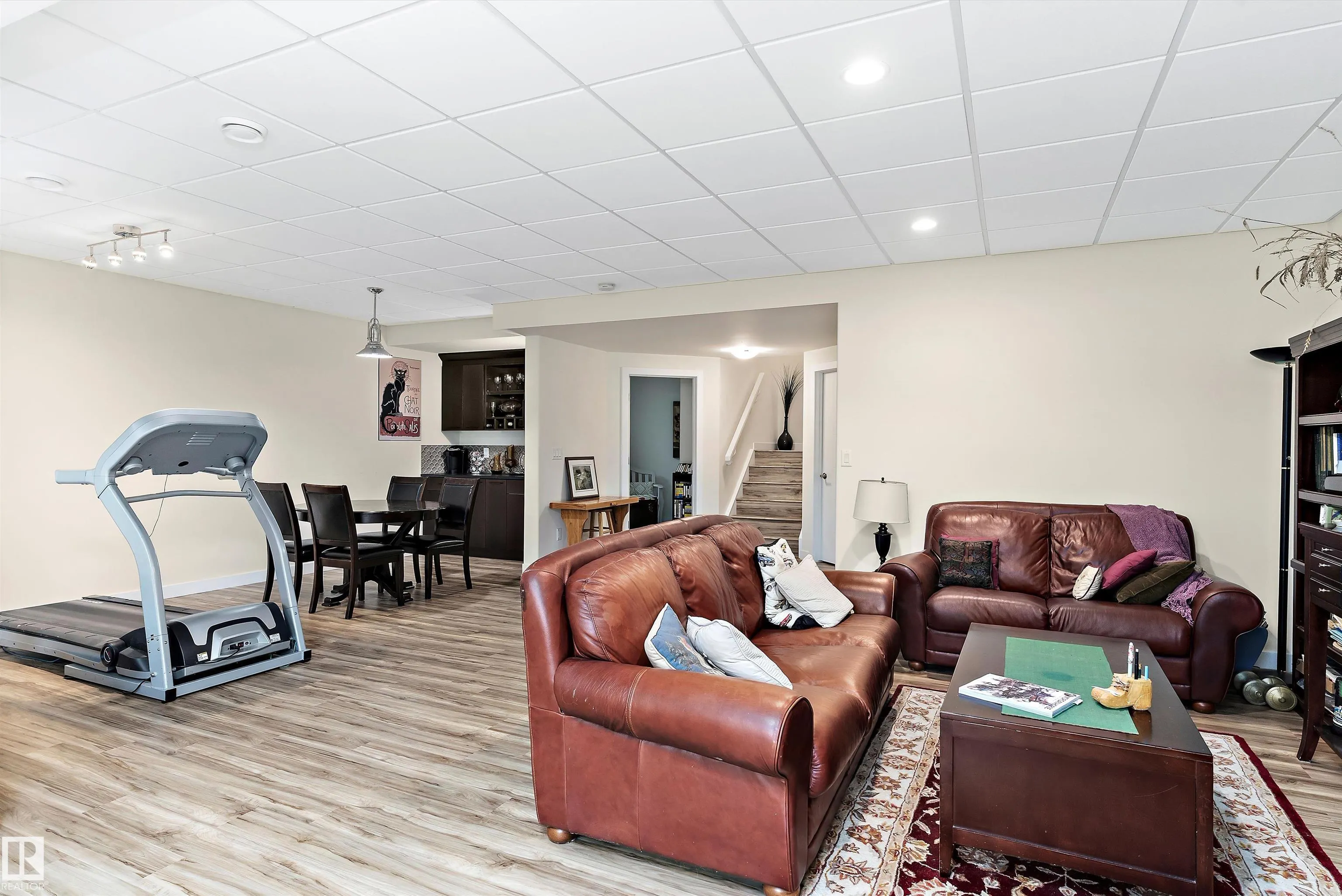 1756 TANAGER Close