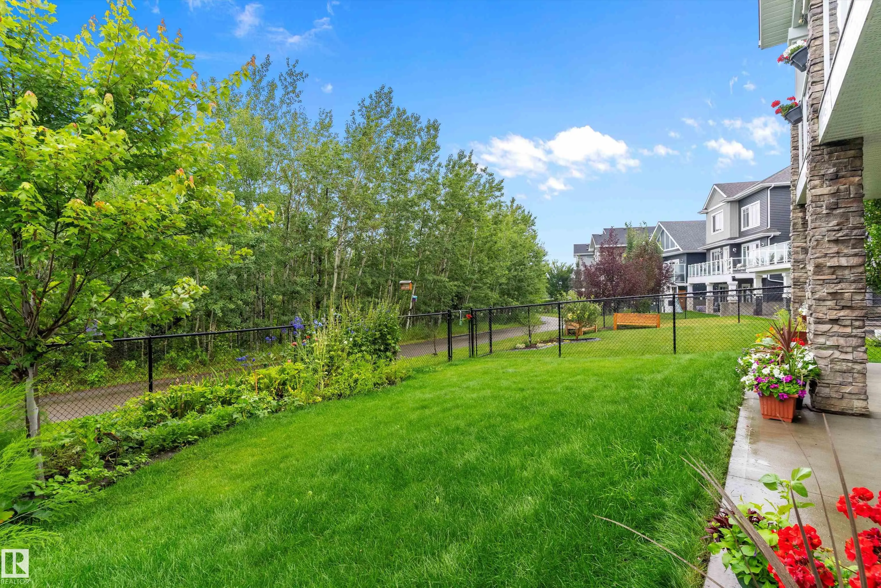 1756 TANAGER Close